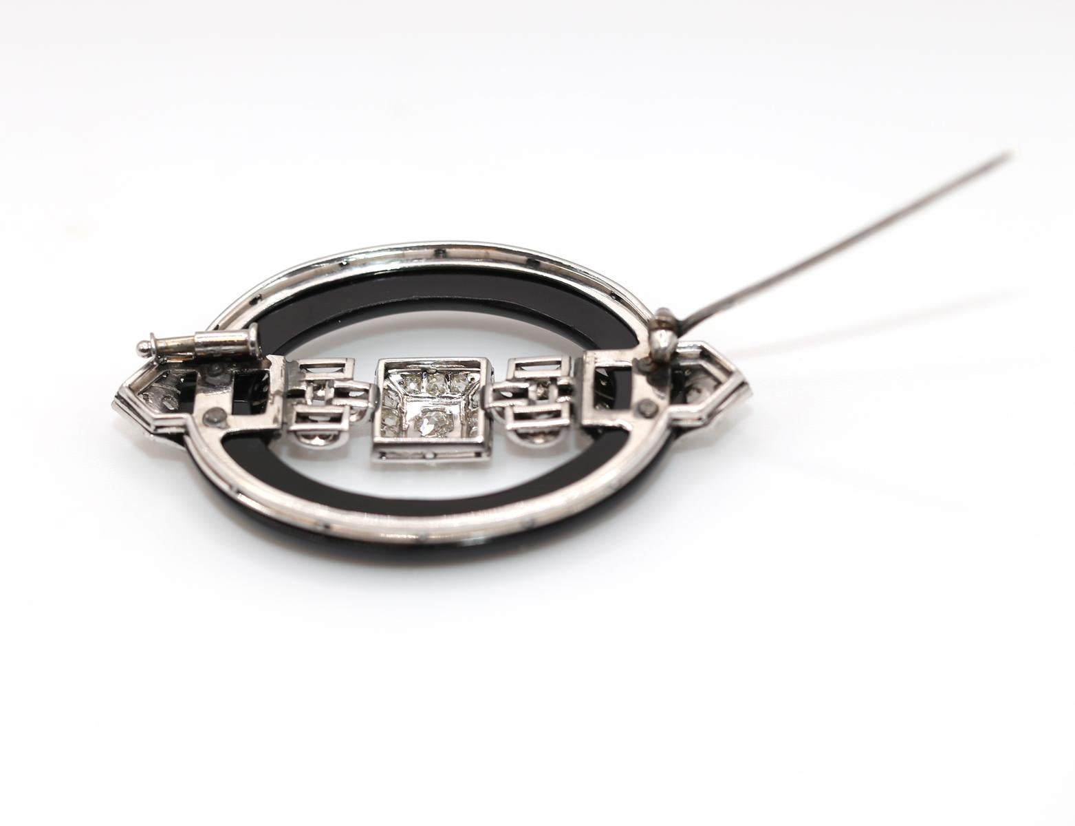 Art Déco Art Deco Platinum Onyx Diamonds Buckle Brooch, 1910 in vendita