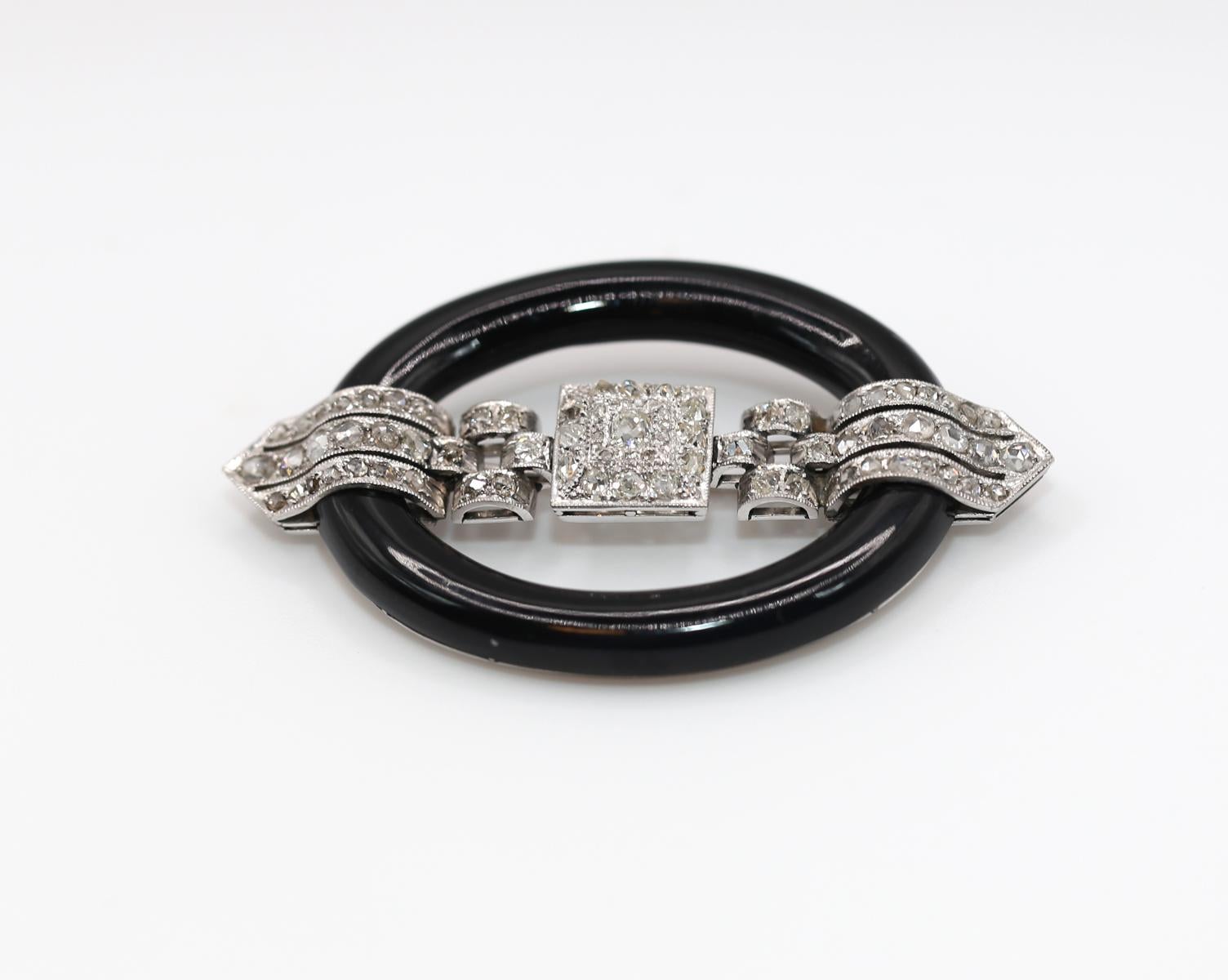 Art Deco Platinum Onyx Diamonds Buckle Brooch, 1910 in vendita 1