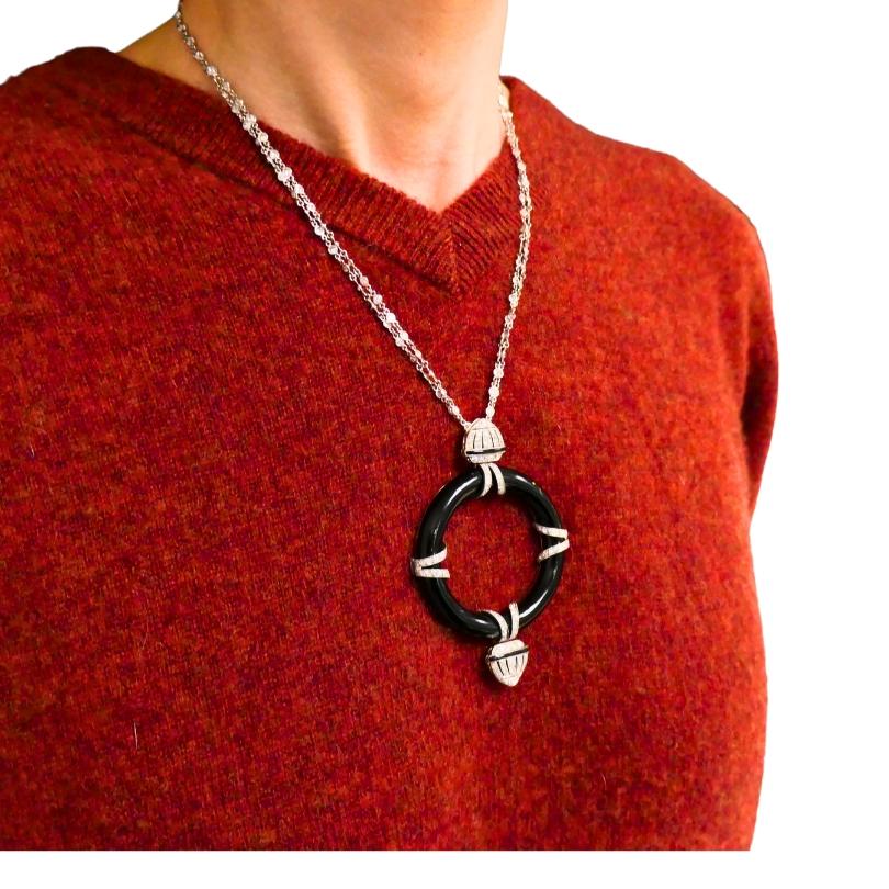 Art Decó Colgante de ónix de platino en collar moderno de cadena de oro con diamantes en Bueno estado para la venta en Beverly Hills, CA