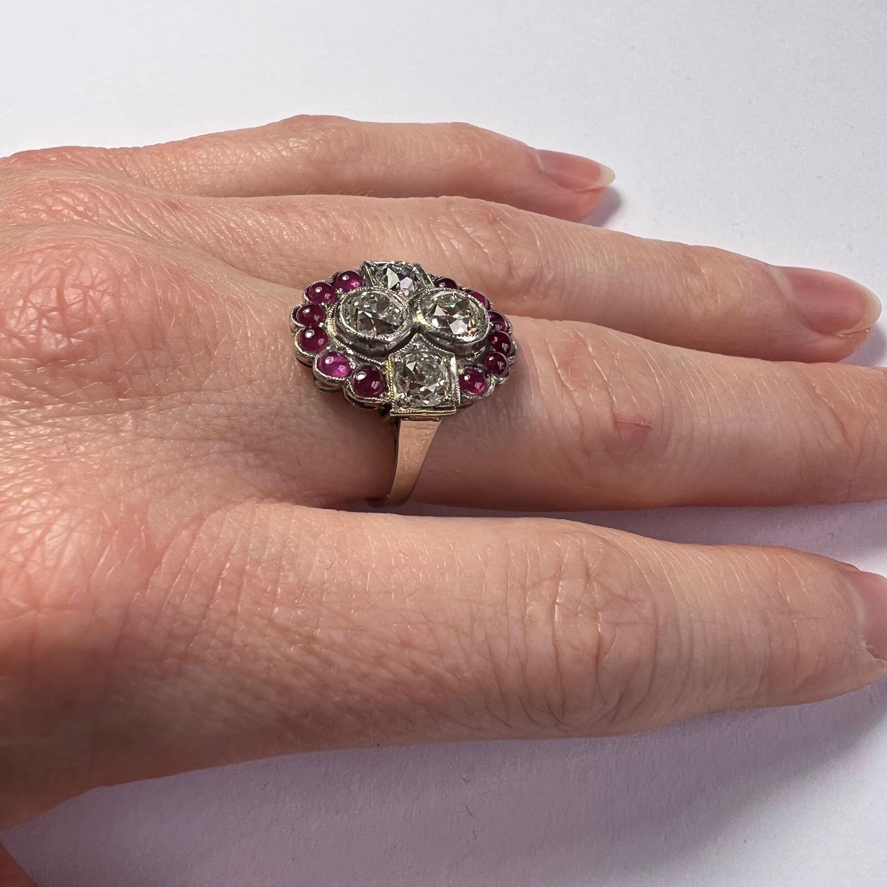 Art Deco Platinum Red Ruby White Diamond Ring In Good Condition For Sale In London, GB