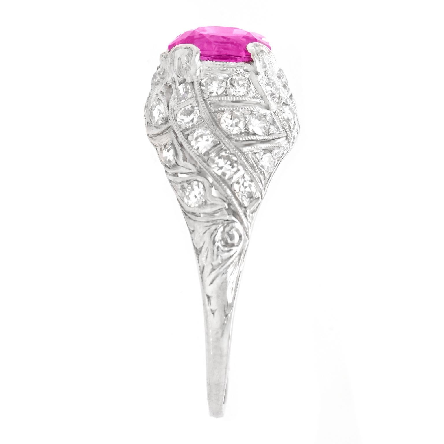 Anello Art Deco in platino con zaffiro rosa di Birmania senza calore da 1,59 carati GIA 4