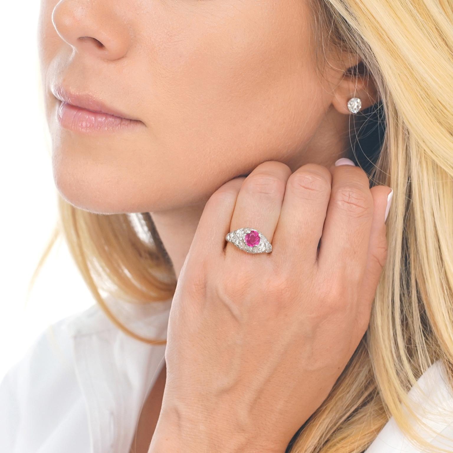 Taglio brillante Anello Art Deco in platino con zaffiro rosa di Birmania senza calore da 1,59 carati GIA