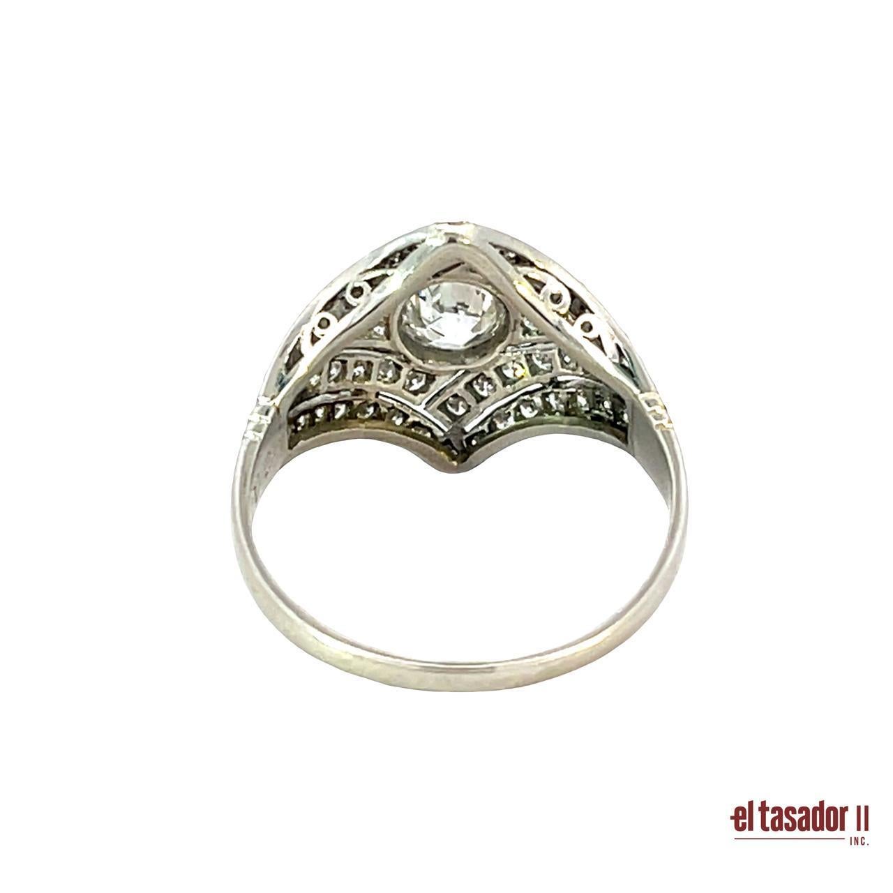 Art Déco Anello Art Deco in platino con diamante centrale da 0,51 carati e accenti di diamante in vendita