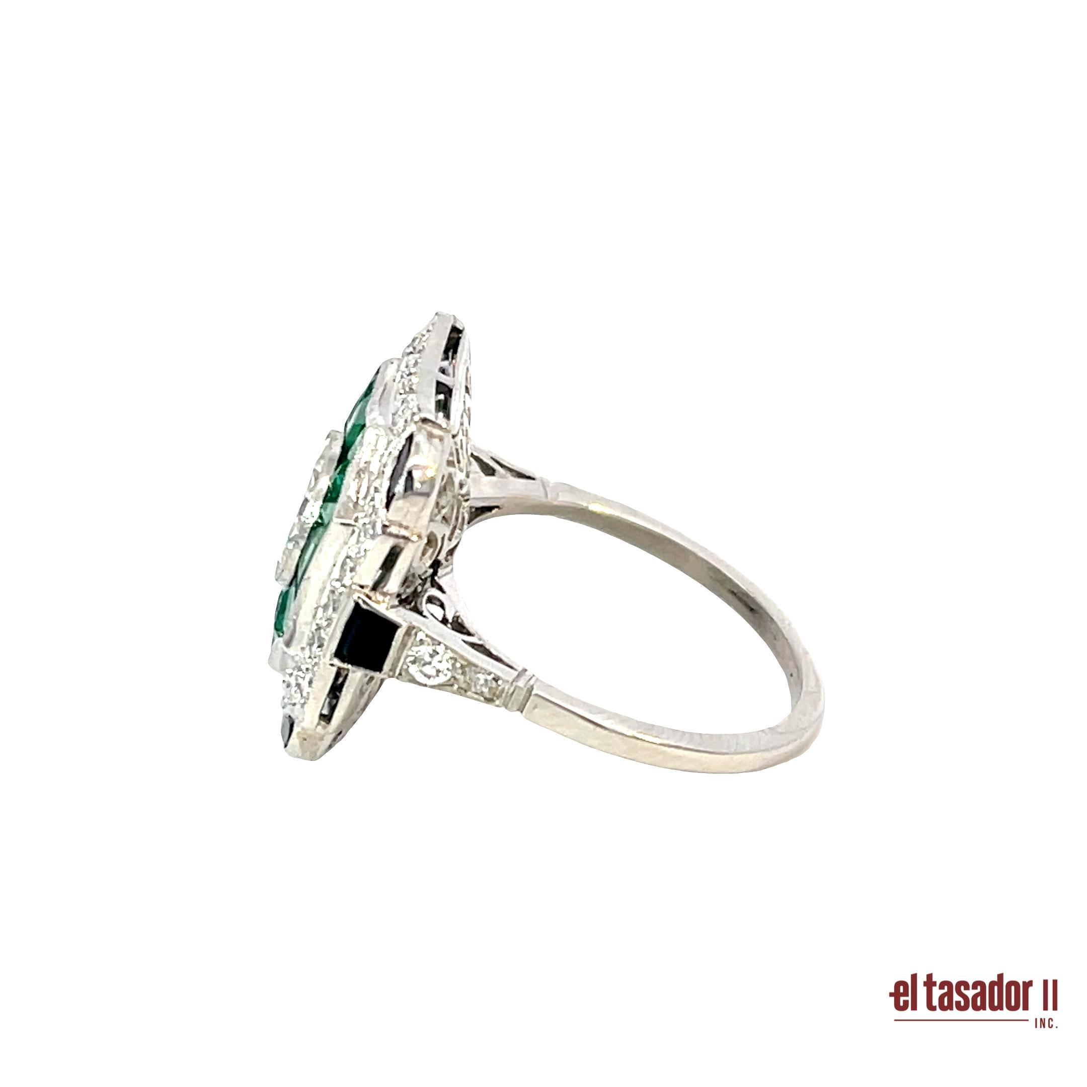 Anillo Art Déco de platino con diamantes de 1,08 ct + 0,68 ct y esmeraldas de 3,50 ct en Nuevo estado para la venta en Aventura, FL