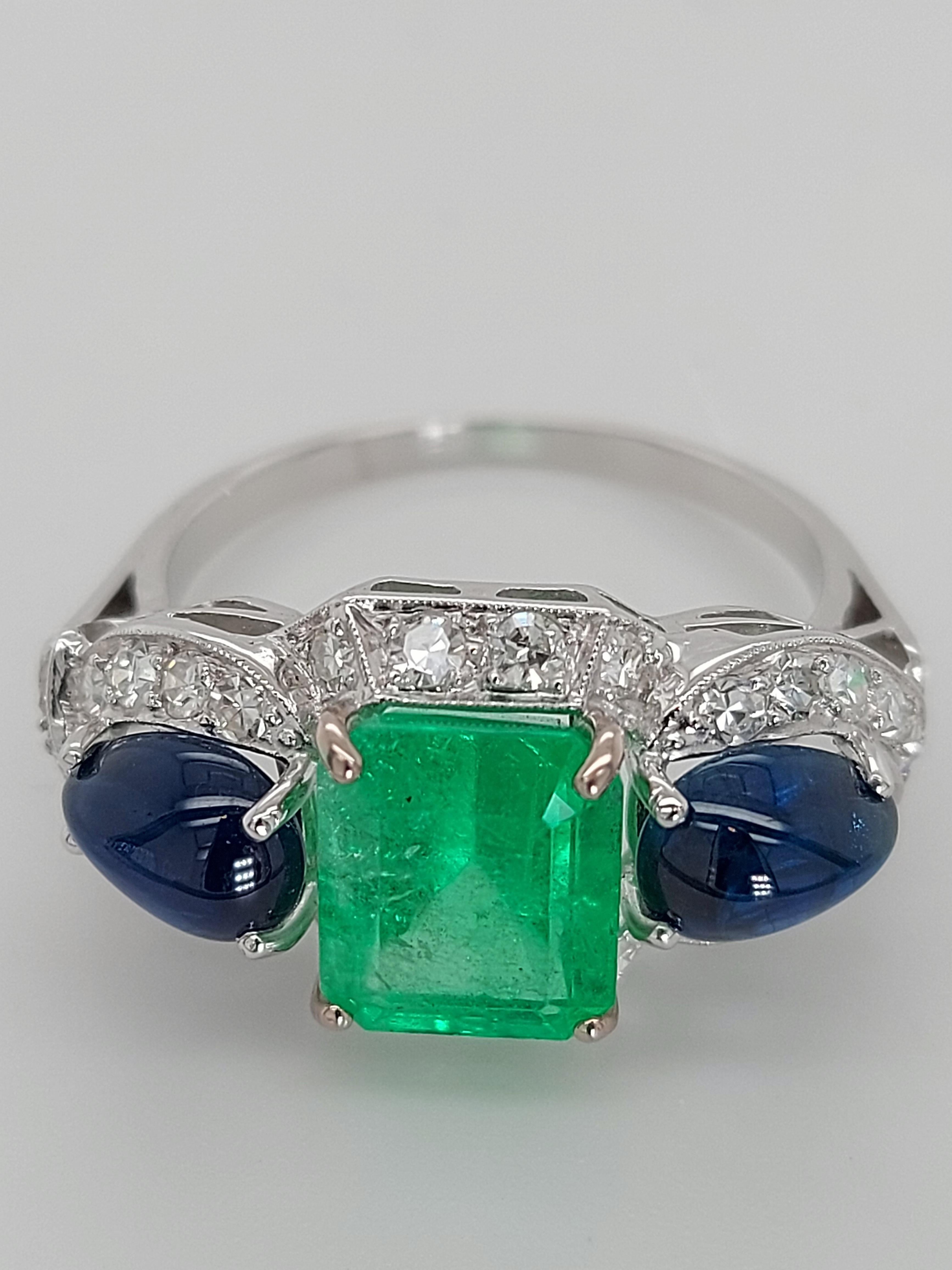 Round Cut Art Deco Platinum Ring with 2.60ct Colombian Emerald, 2.5ct Sapphire, Diamonds For Sale