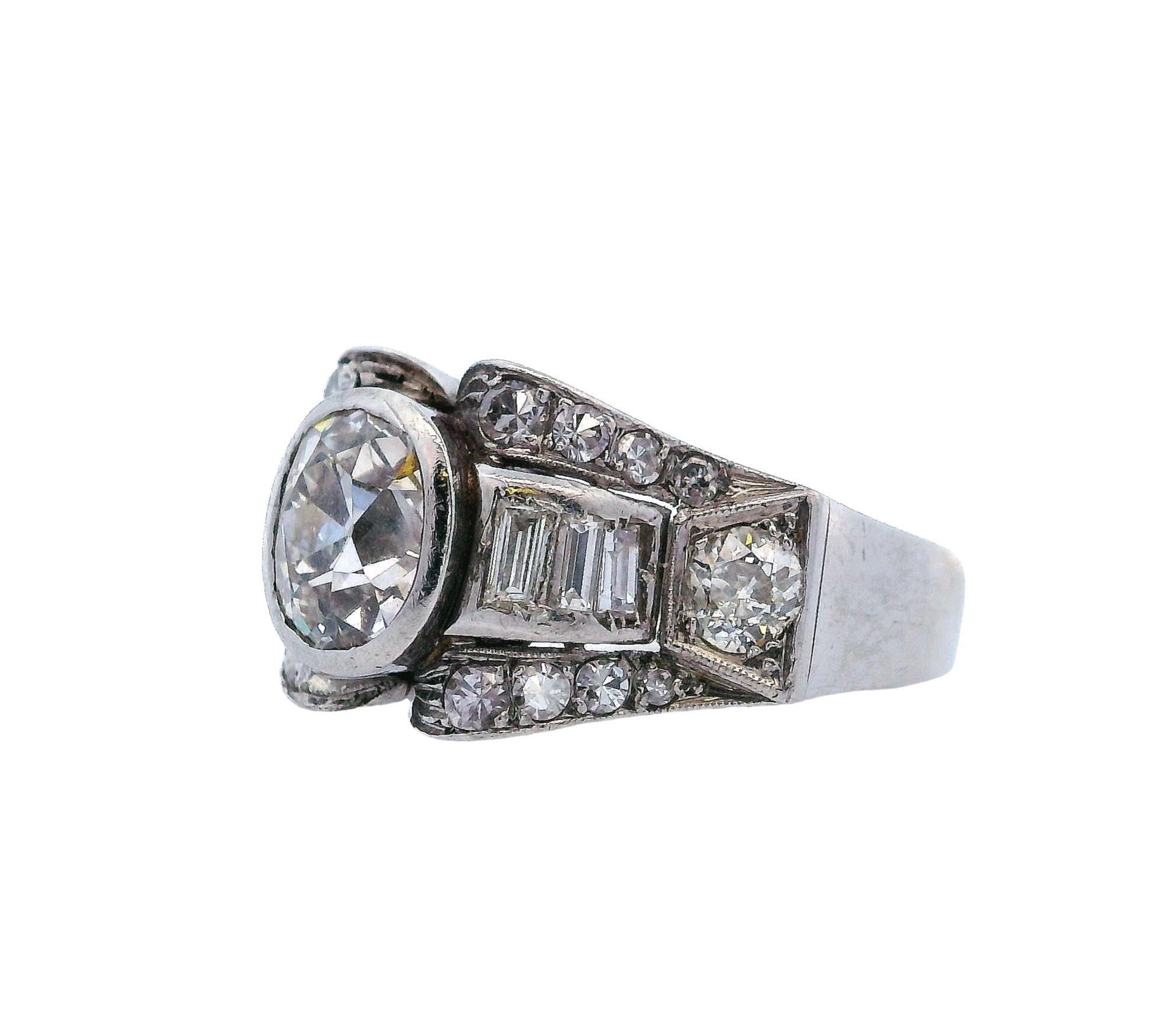 Art Deco Platinum Ring with 2.76 CTW in Diamonds In Excellent Condition For Sale In Aventura, FL