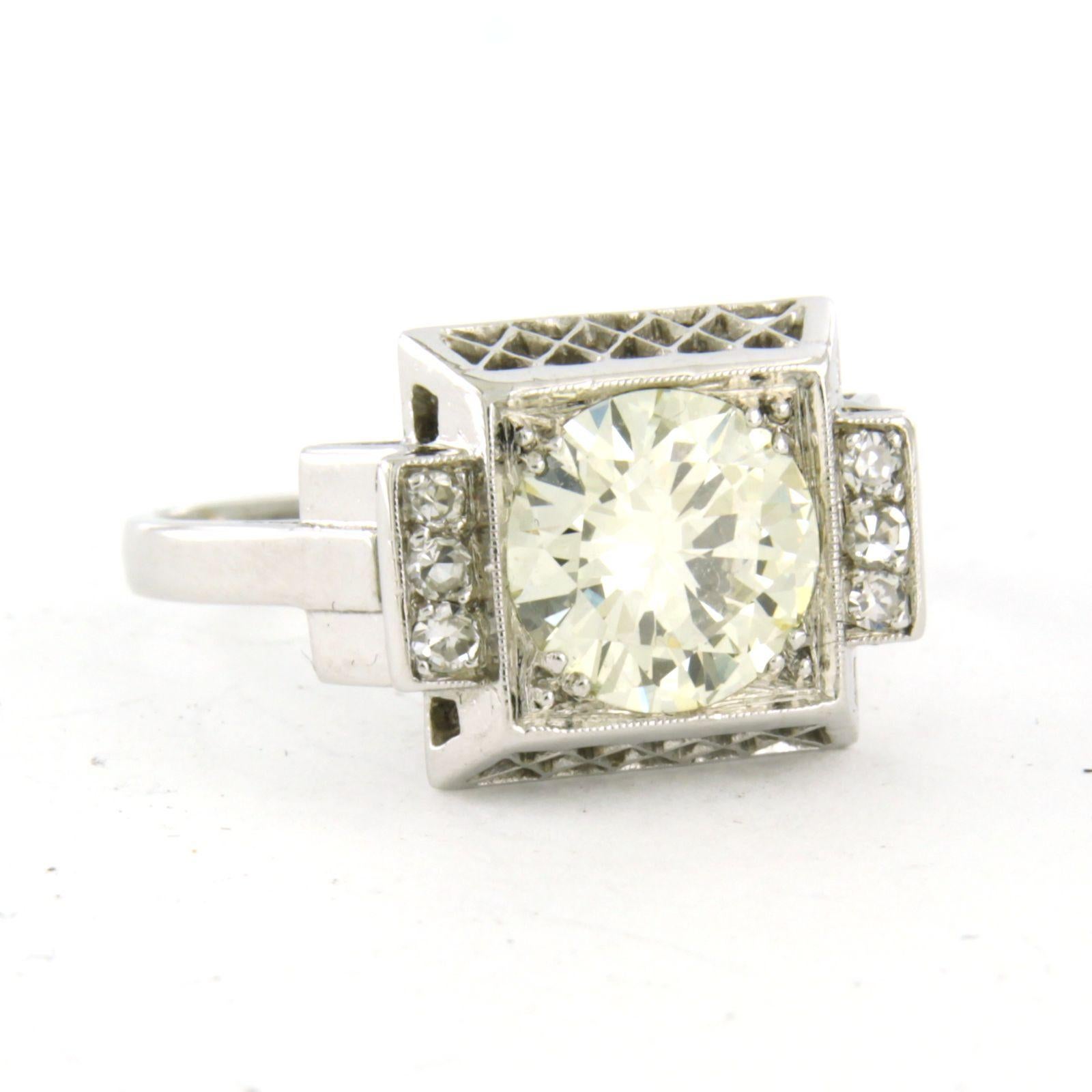 ART-DECO Anello in platino con diamanti a taglio brillante e singolo fino a 2,30 carati in vendita 1