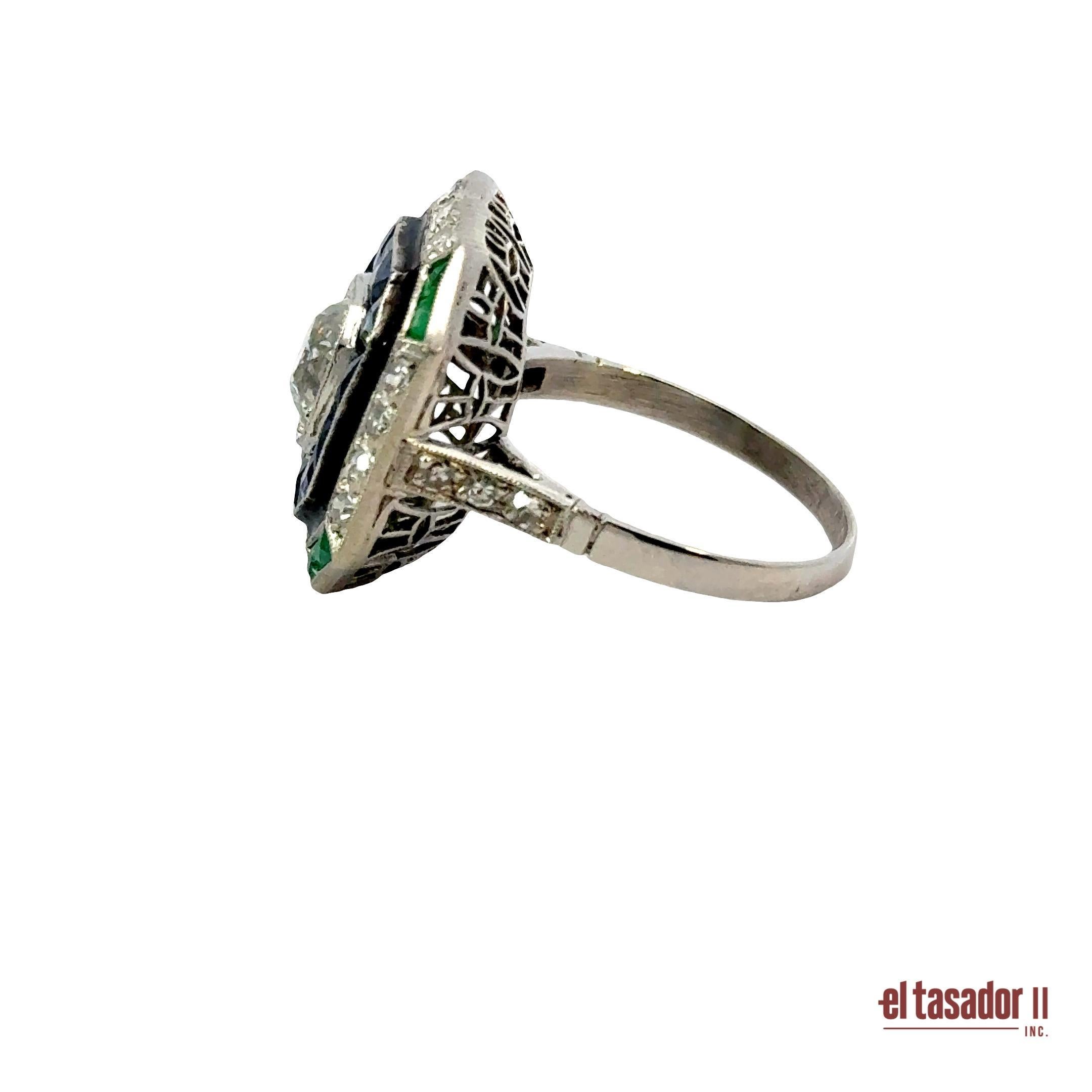Art Deco Platinring mit Diamant, Saphiren, Smaragden und schwarzer Emaille (Art déco) im Angebot