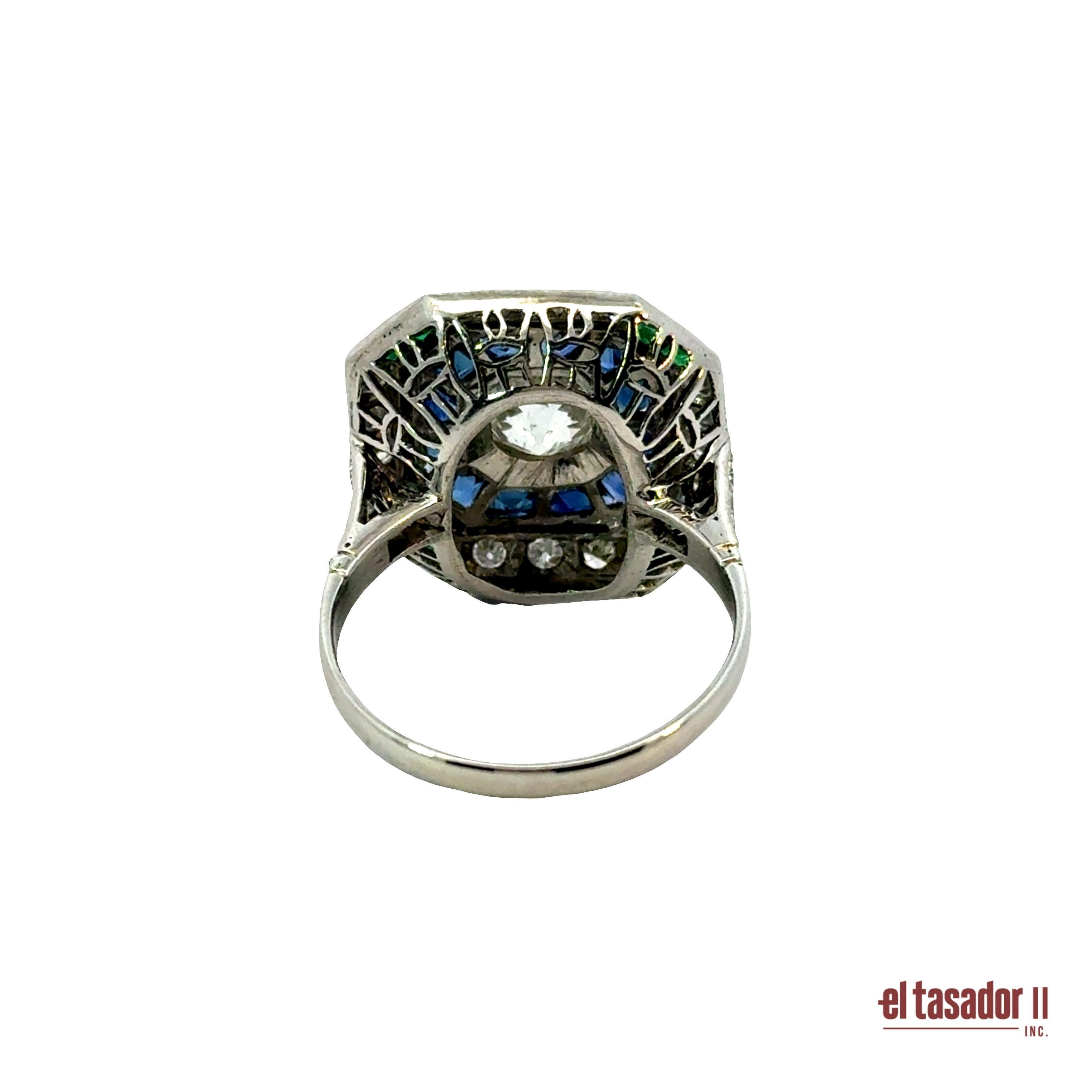 Art Deco Platinring mit Diamant, Saphiren, Smaragden und schwarzer Emaille (Brillantschliff) im Angebot