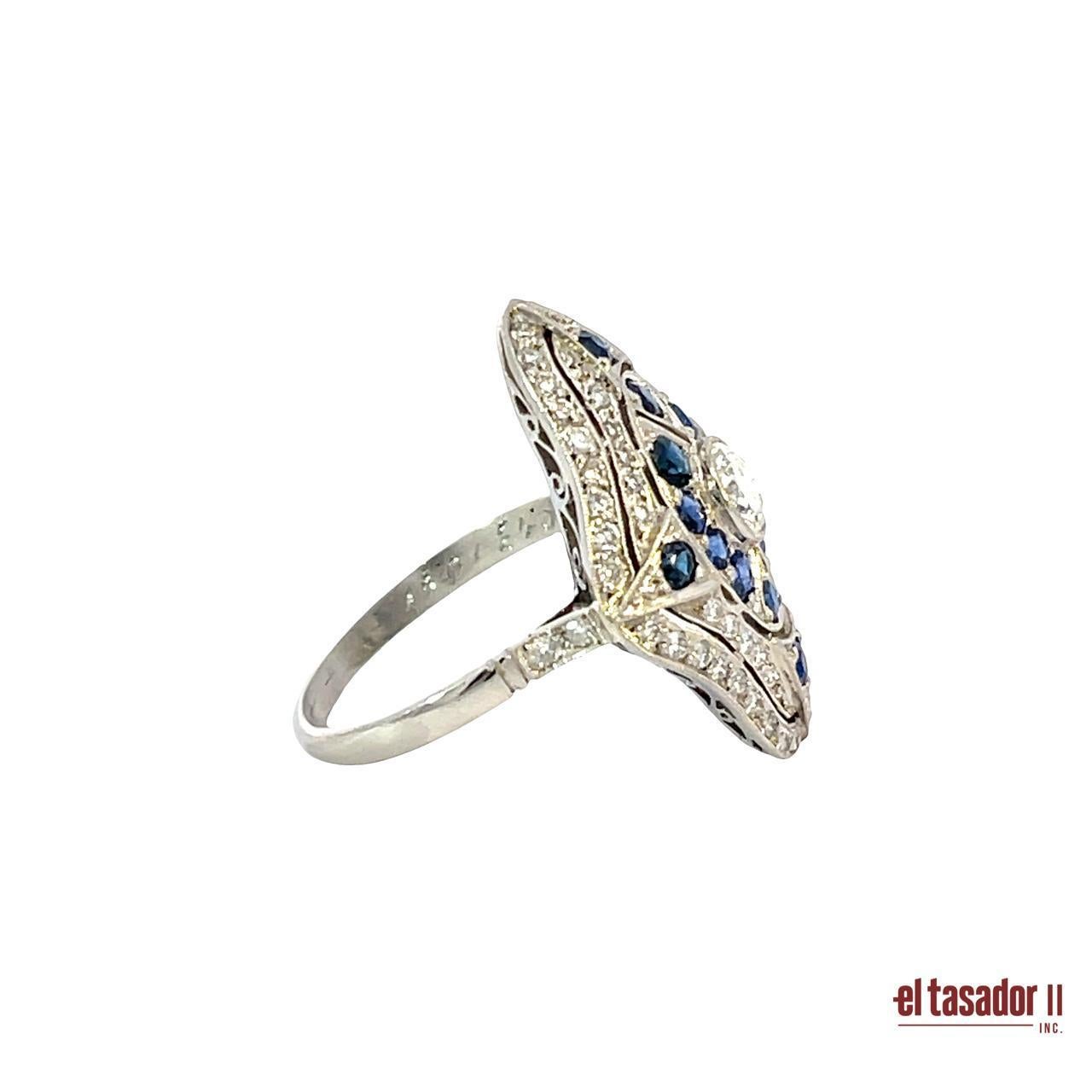 Taille brillant Bague Art déco en platine avec diamants et saphirs en vente