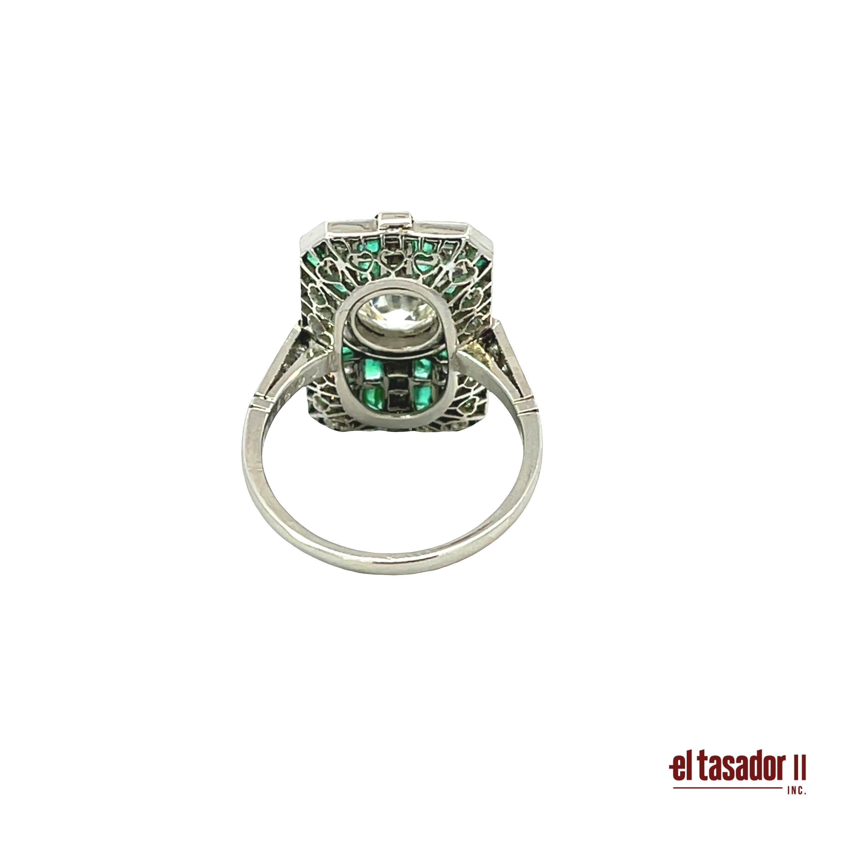 Bague Art Déco en platine avec diamants et émeraudes cabochon - 7,4 g Neuf - En vente à Aventura, FL
