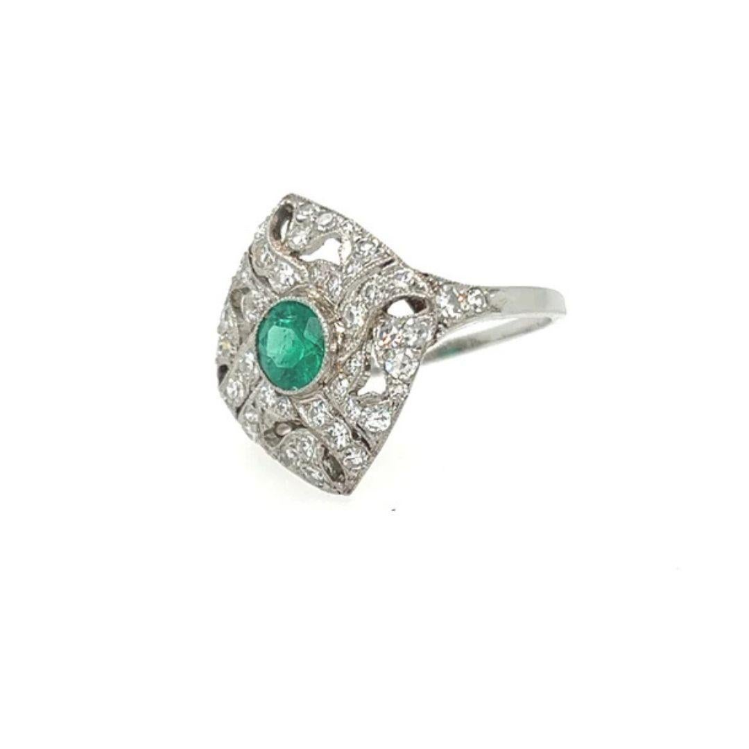Art Deco Platinum Ring with Diamonds and Emerald In Good Condition For Sale In New Orleans, LA