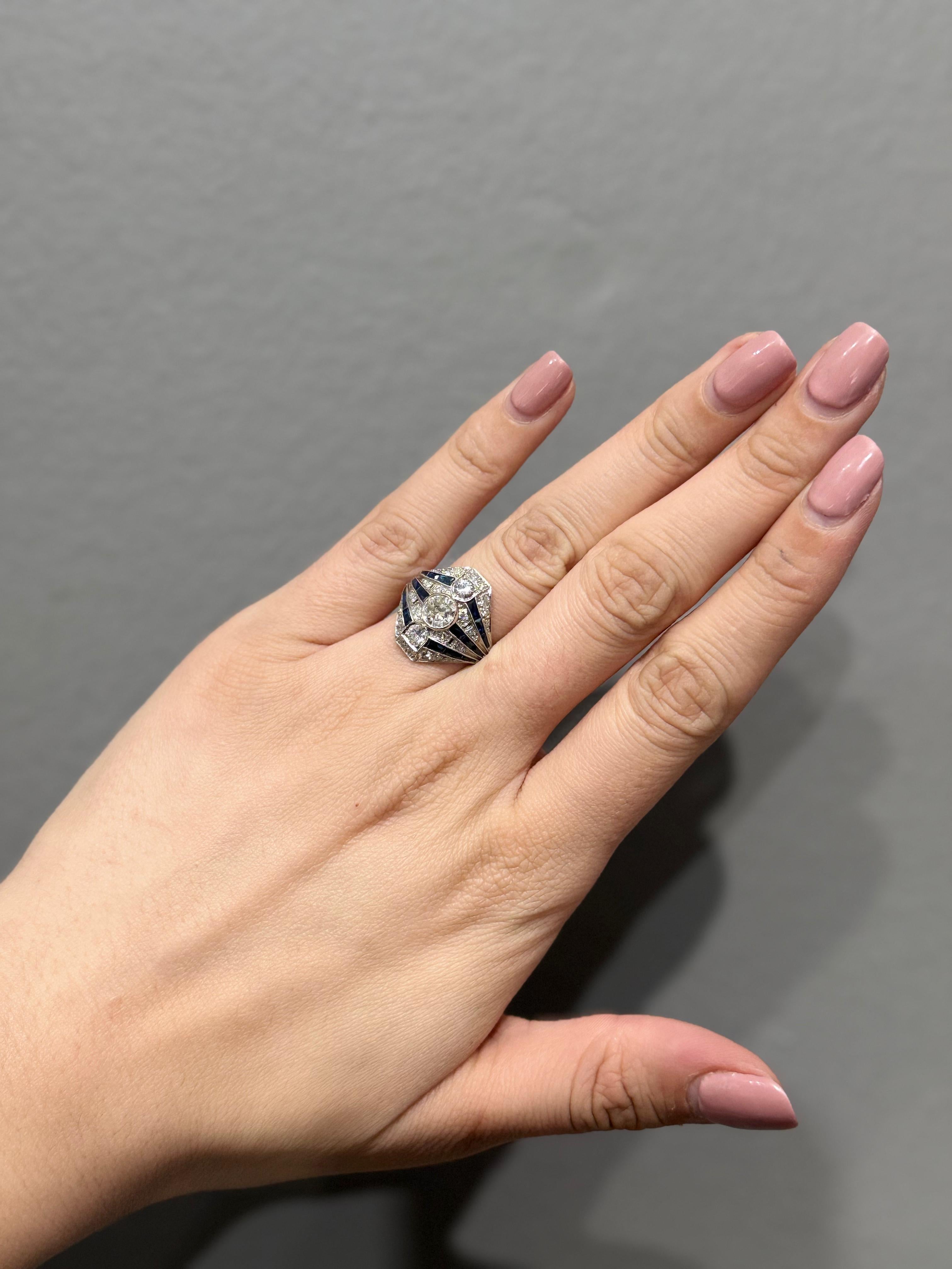 Anello Art Deco in platino con diamanti e zaffiri - 7,9 g in vendita 2