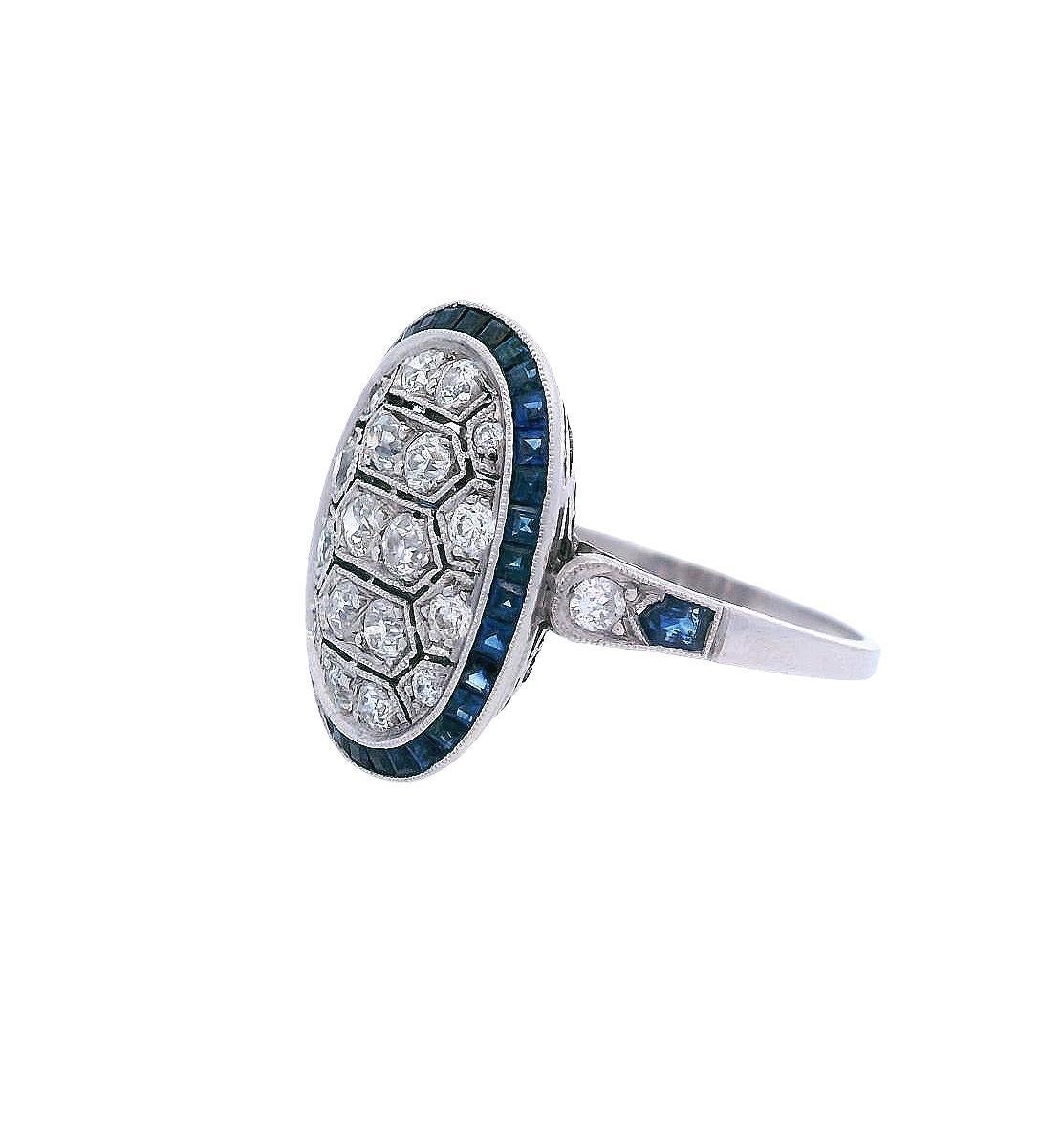Art Deco Platinring mit Diamanten und Saphiren (Alteuropäischer Brillantschliff) im Angebot