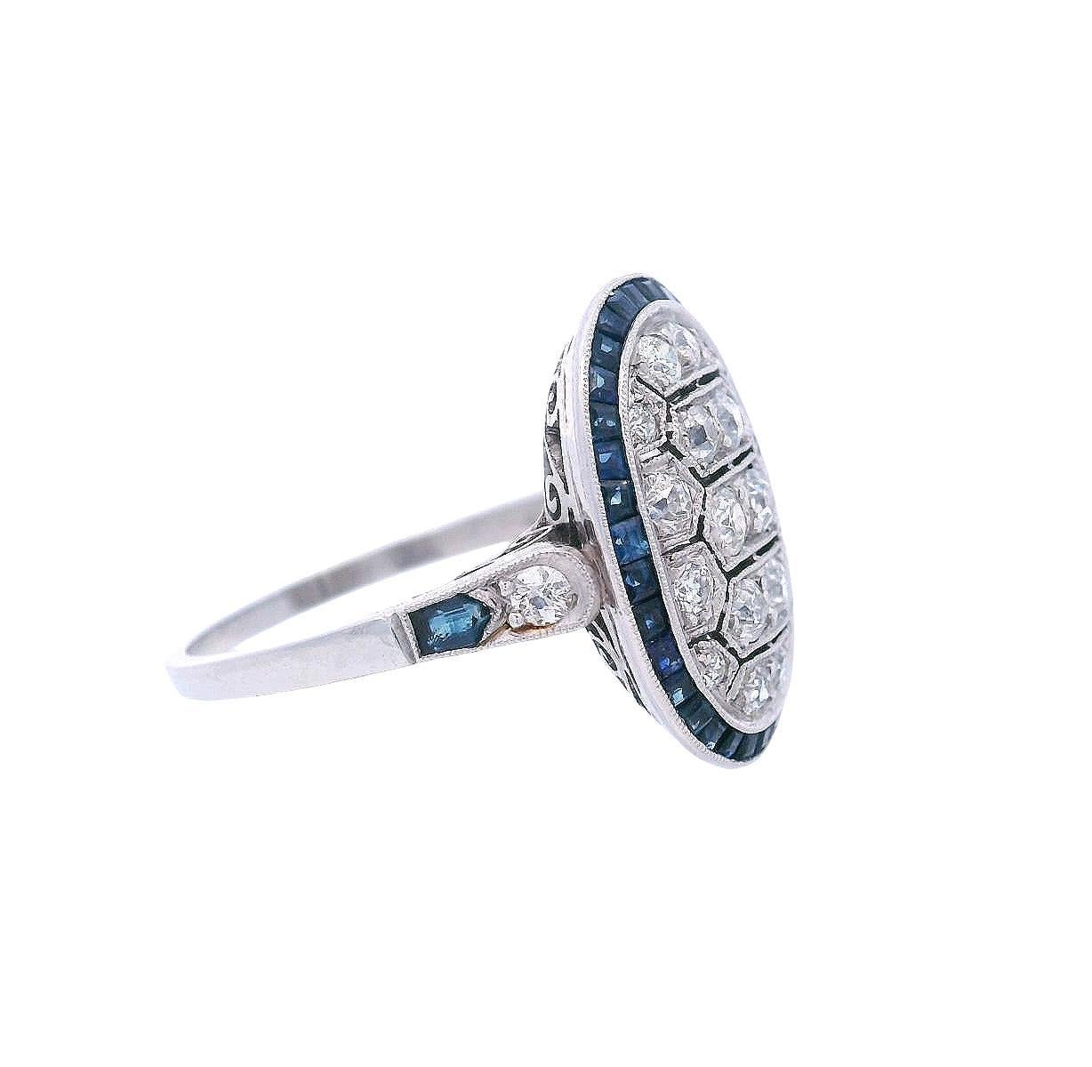 Art Deco Platinring mit Diamanten und Saphiren im Angebot 1
