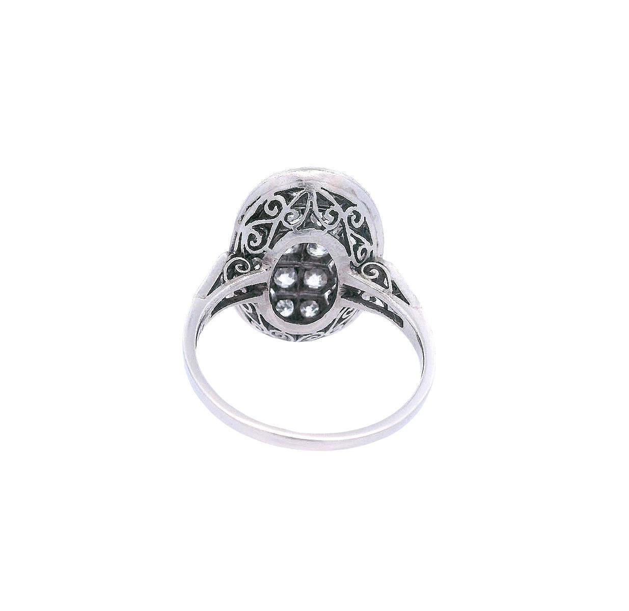 Art Deco Platinring mit Diamanten und Saphiren im Angebot 2