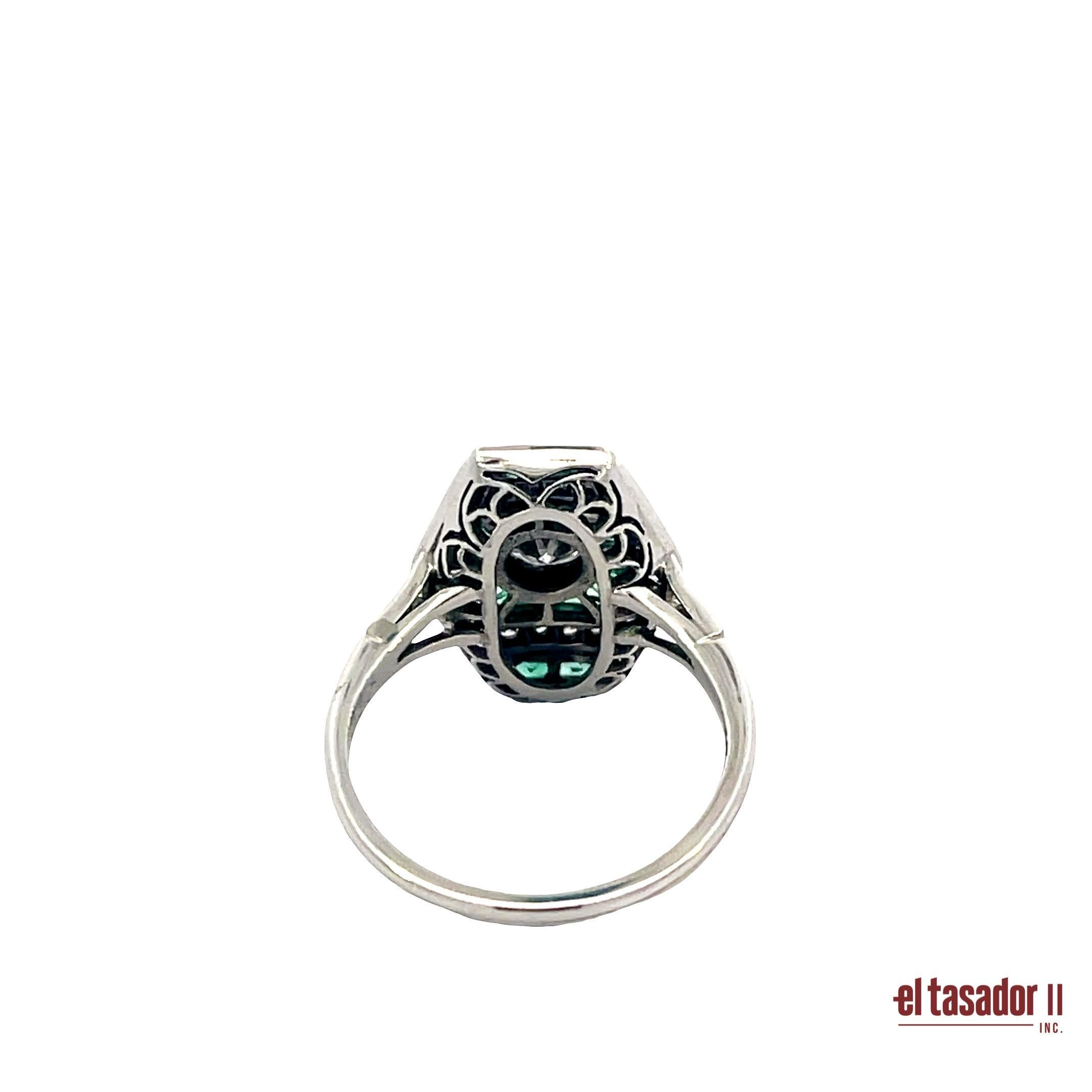 Bague Art déco en platine avec émeraude hexagonale et diamant Neuf - En vente à Aventura, FL