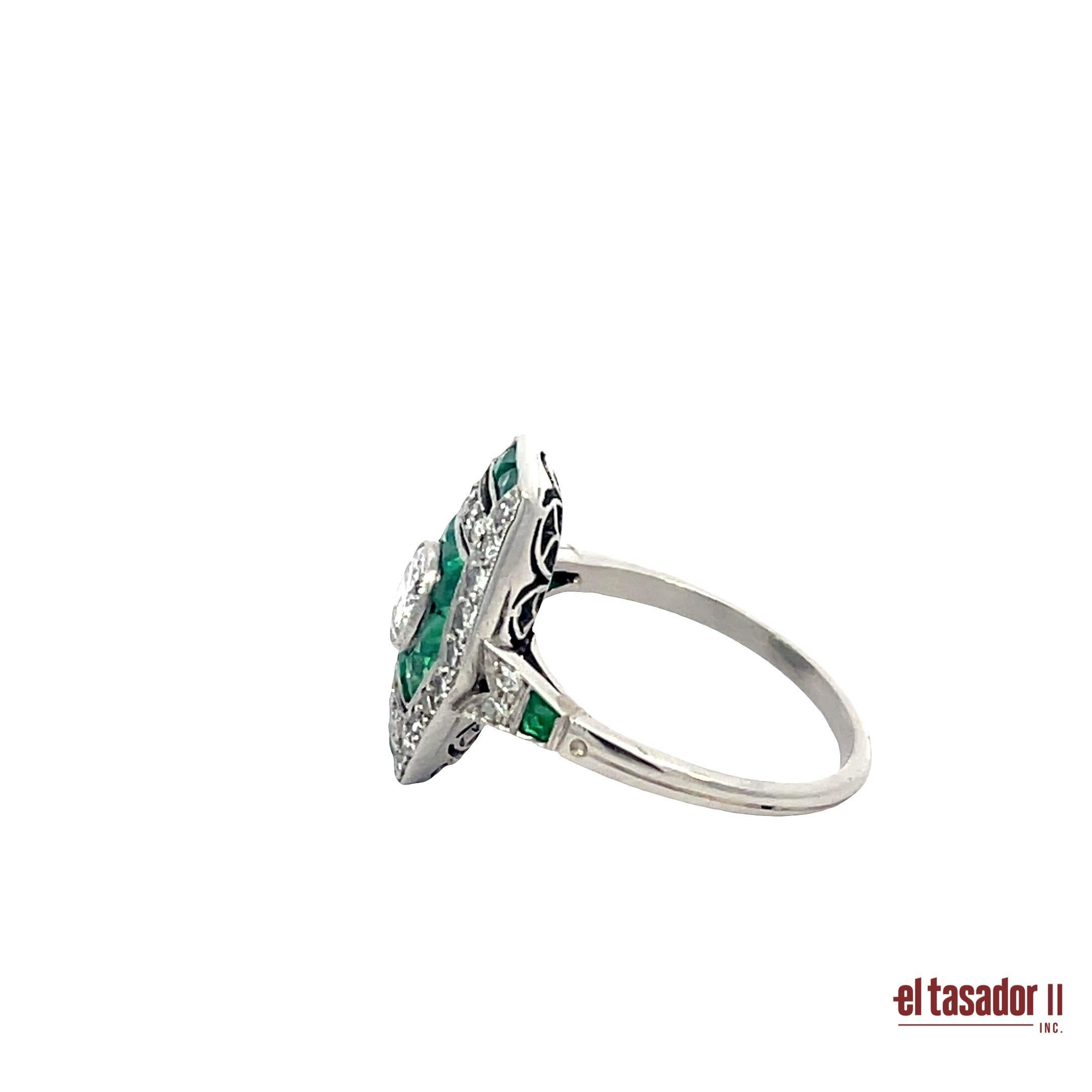 Bague Art déco en platine avec émeraude hexagonale et diamant en vente 1