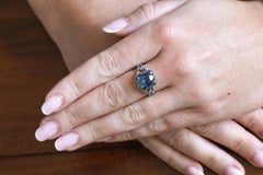 Art Deco platinum ring with impressive untreated sapphire and diamonds, 1930s.