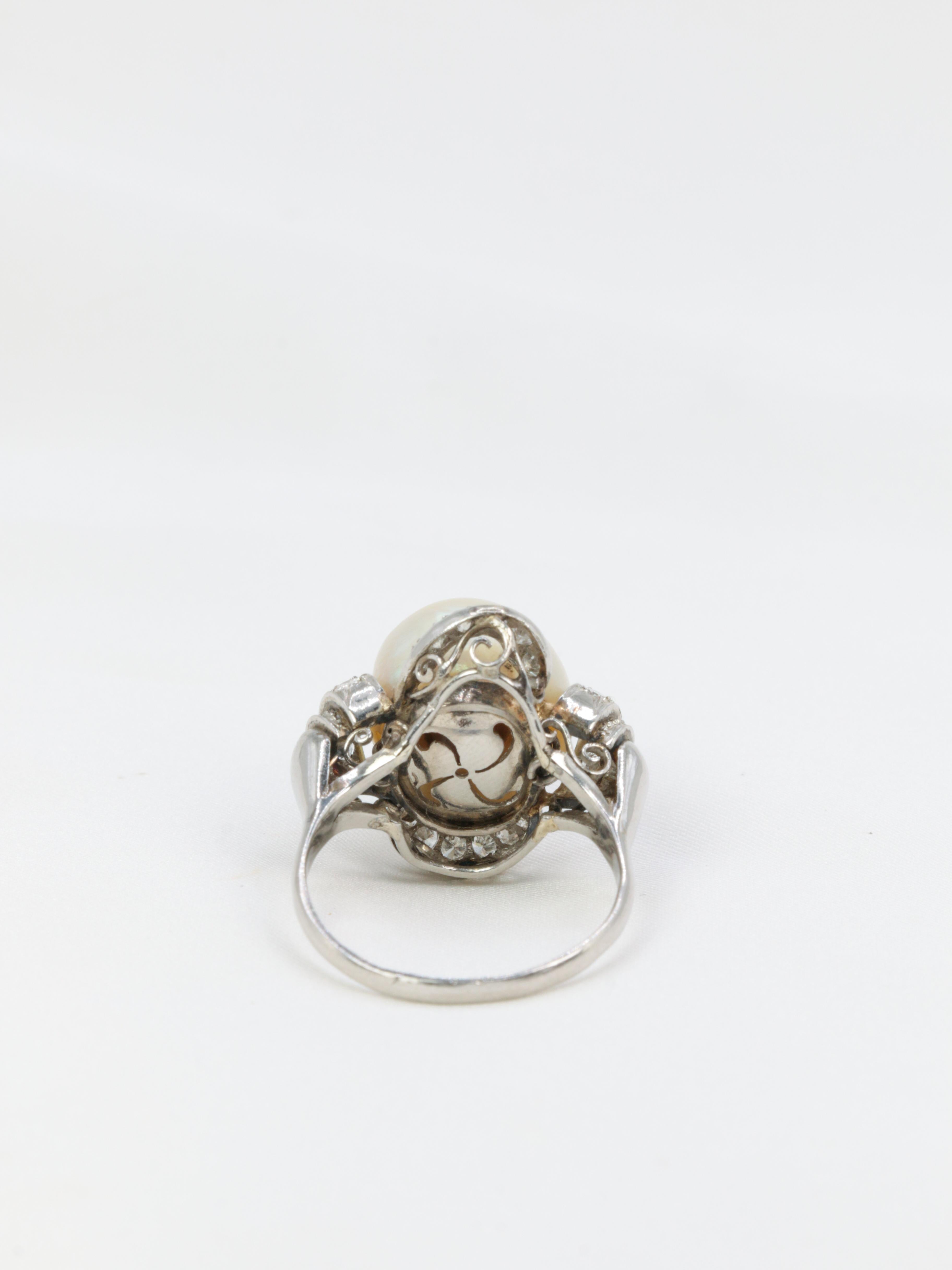 Women's Art-Deco platinum ring with natural pearl and diamonds For Sale