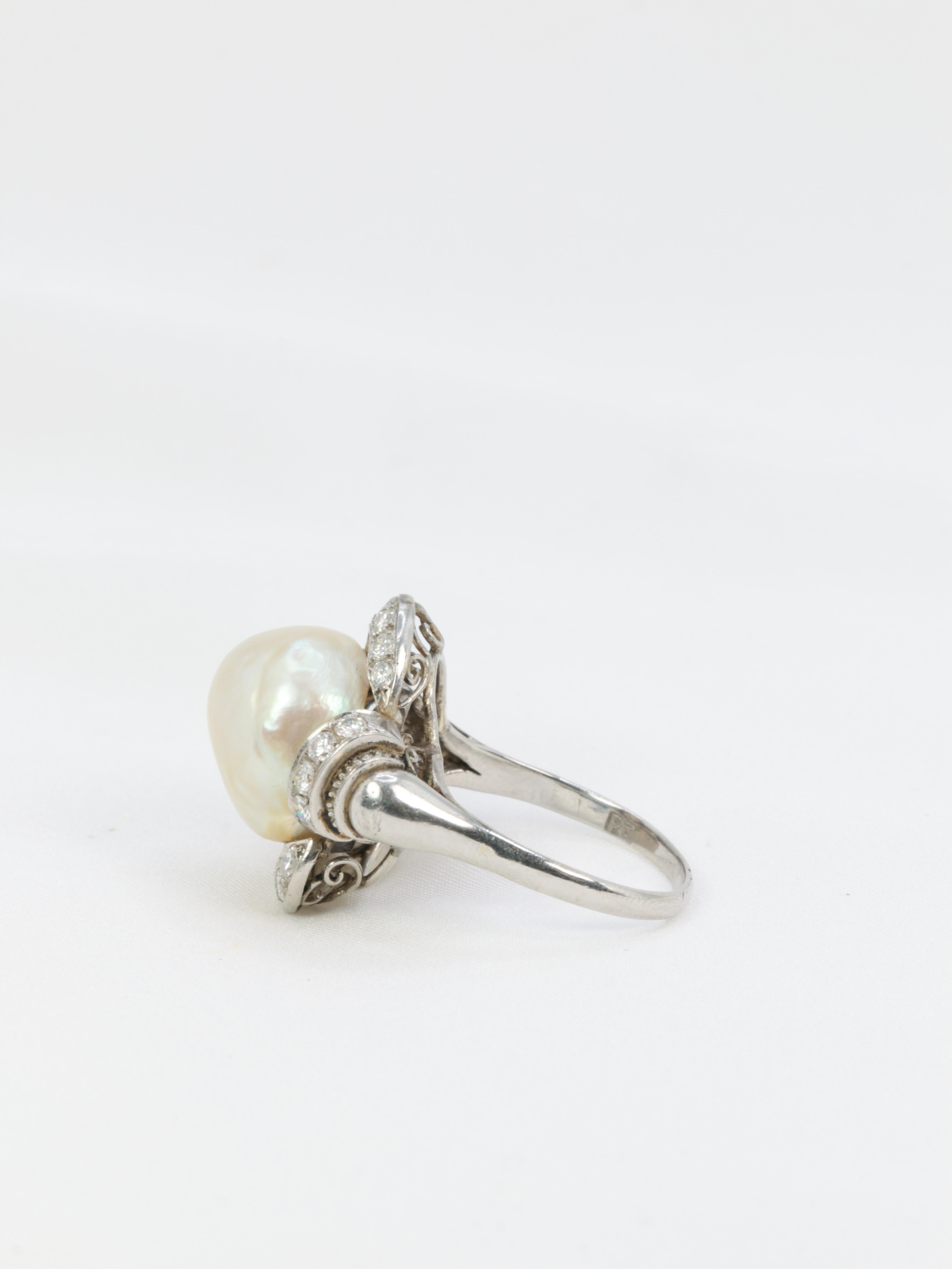 Art-Deco platinum ring with natural pearl and diamonds For Sale 1