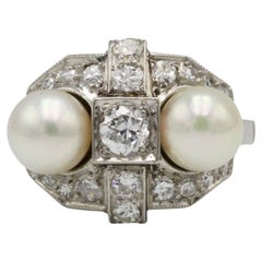 Anello Art Deco in platino con perle e diamanti taglio antico