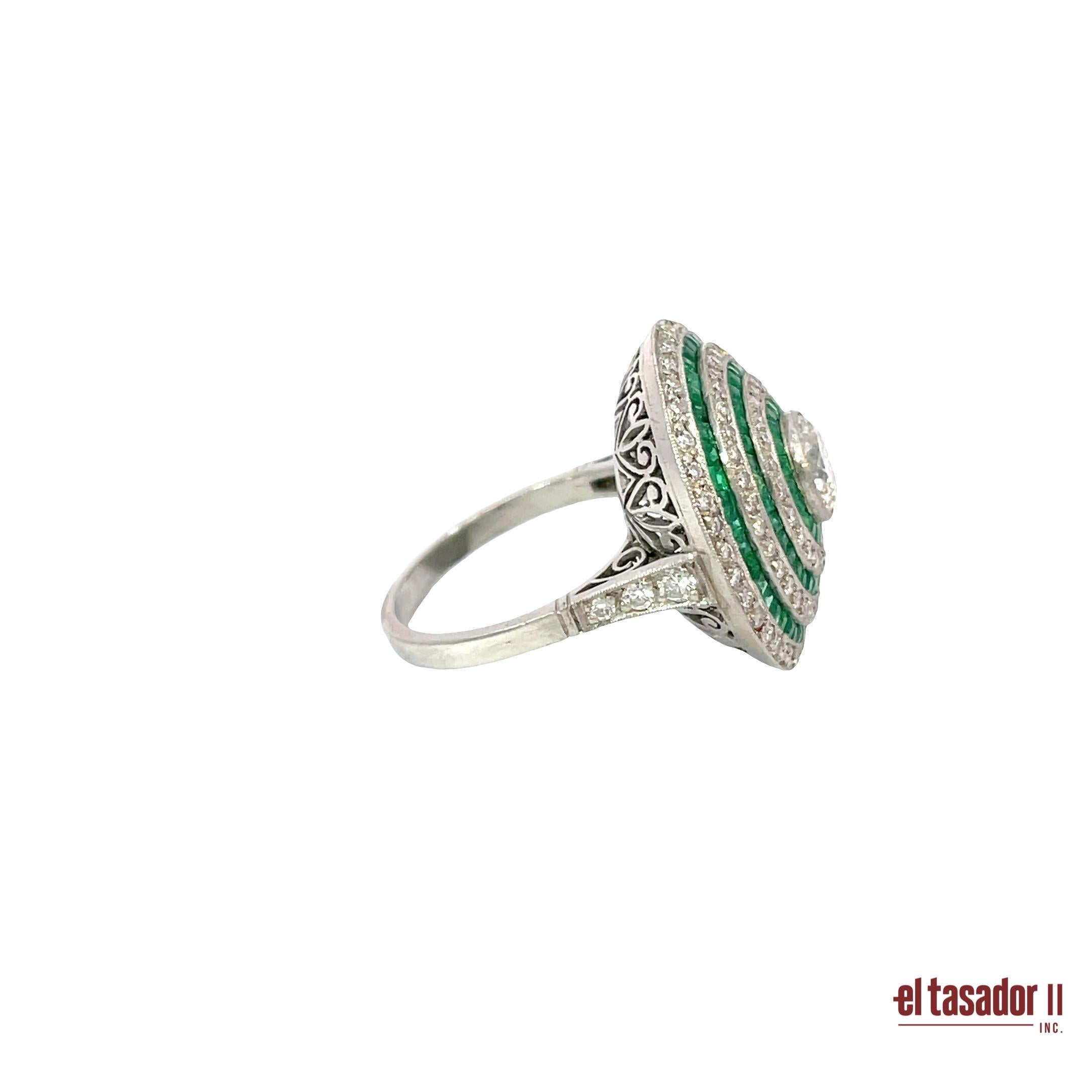 Art deco Platin Rund Diamant & Smaragd Ring (Art déco) im Angebot