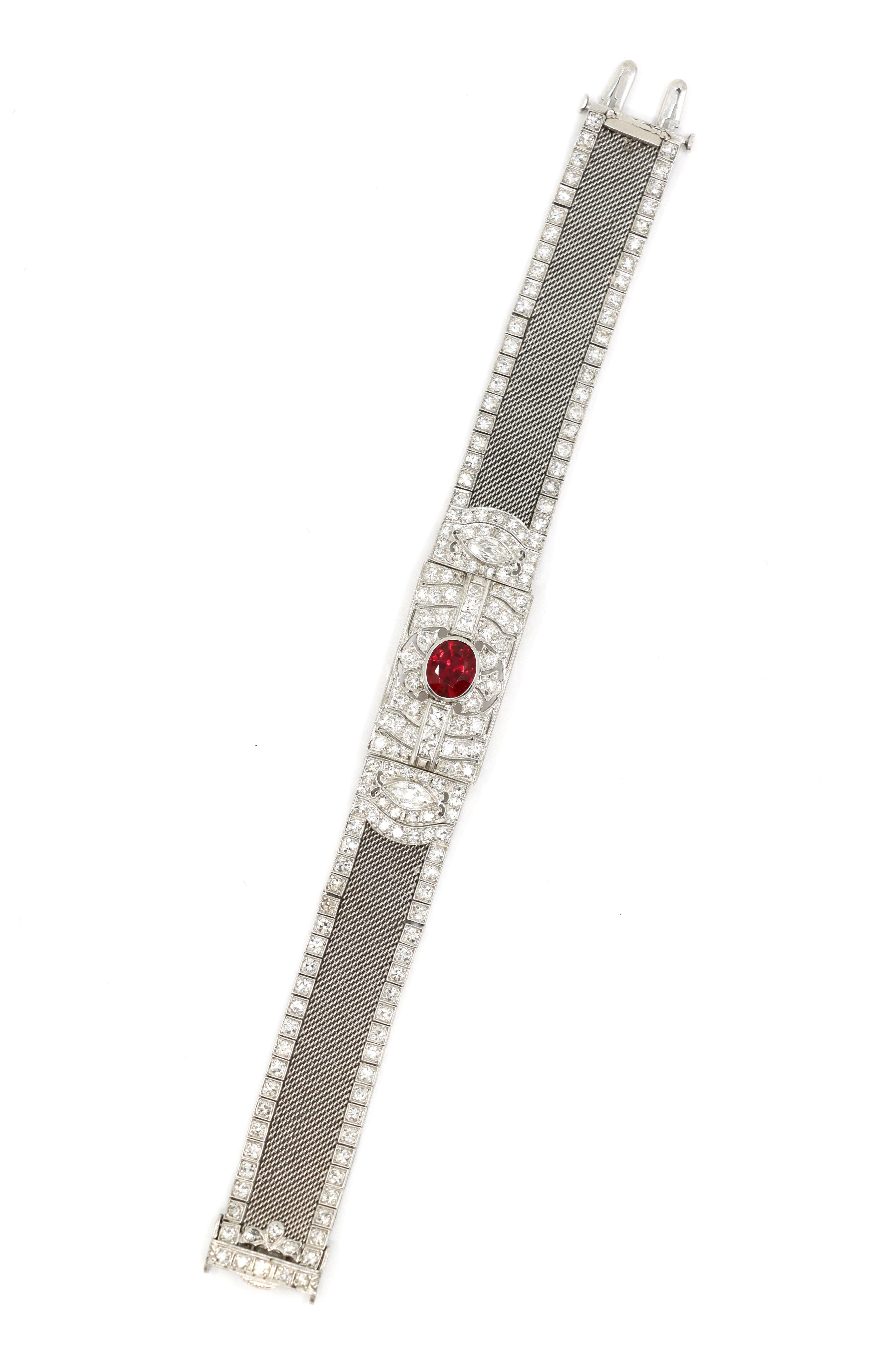 Art déco Bracelet Art Déco en platine, rubis et diamant en vente