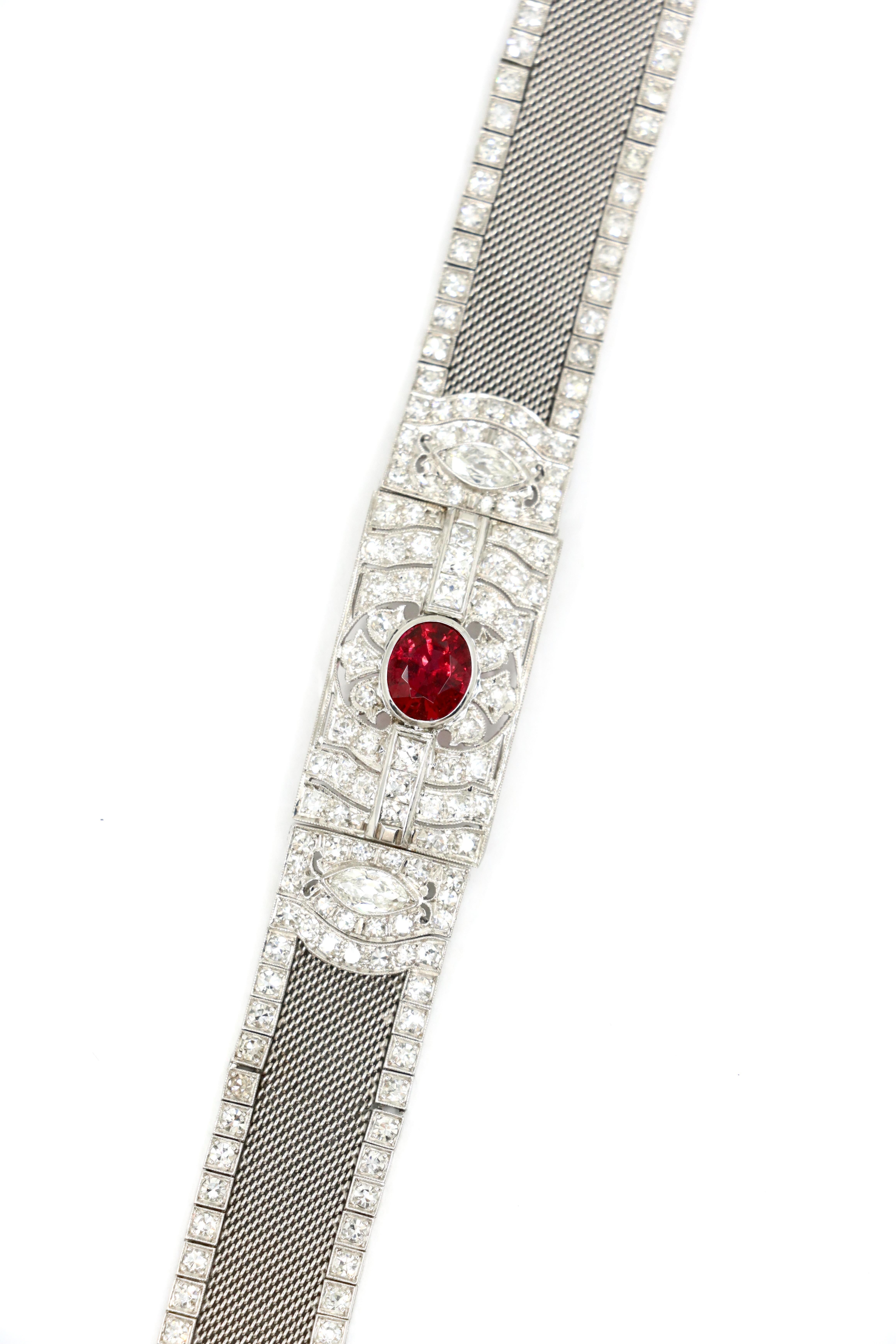 Bracelet Art Déco en platine, rubis et diamant Bon état - En vente à Flushing, NY