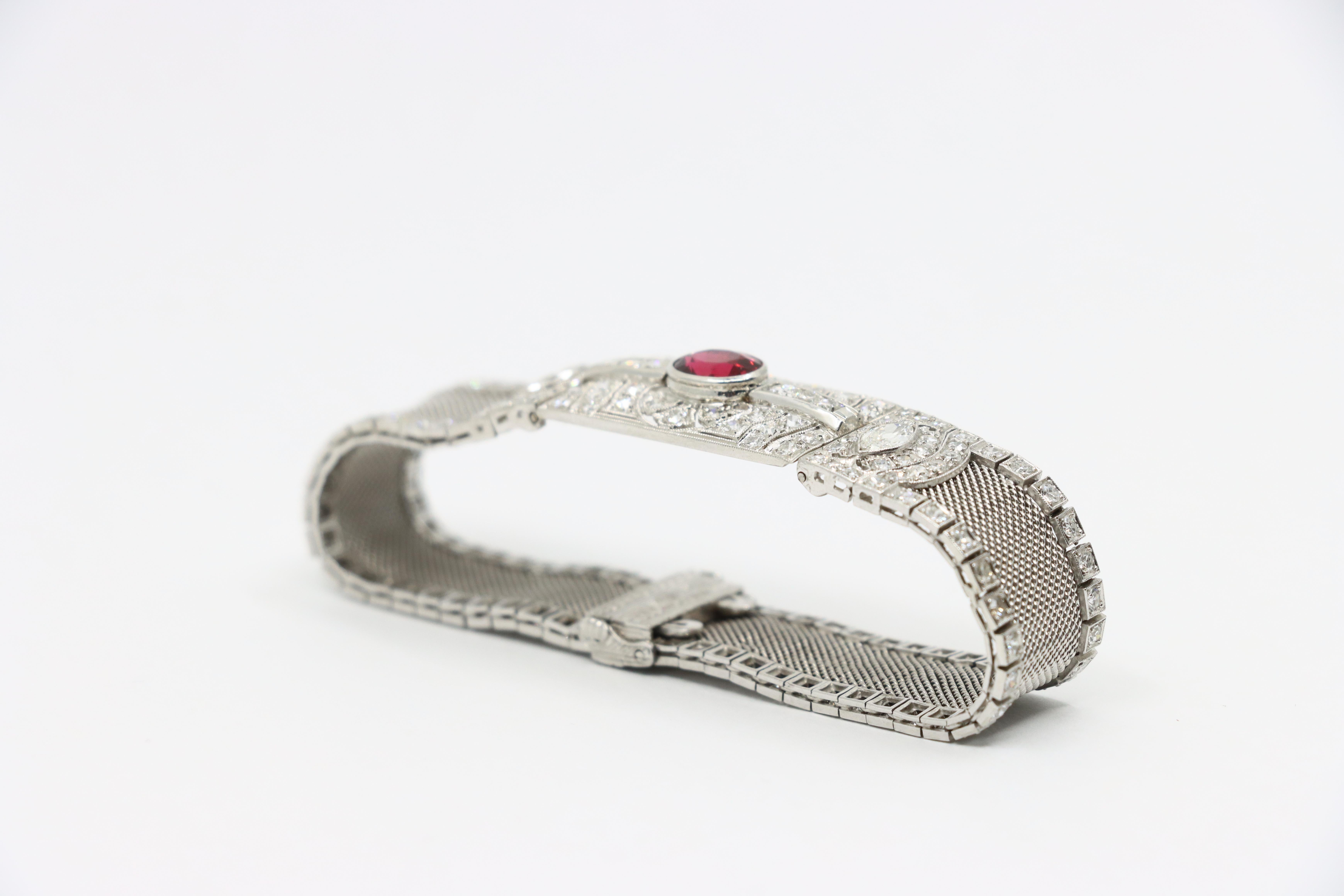Bracelet Art Déco en platine, rubis et diamant en vente 1