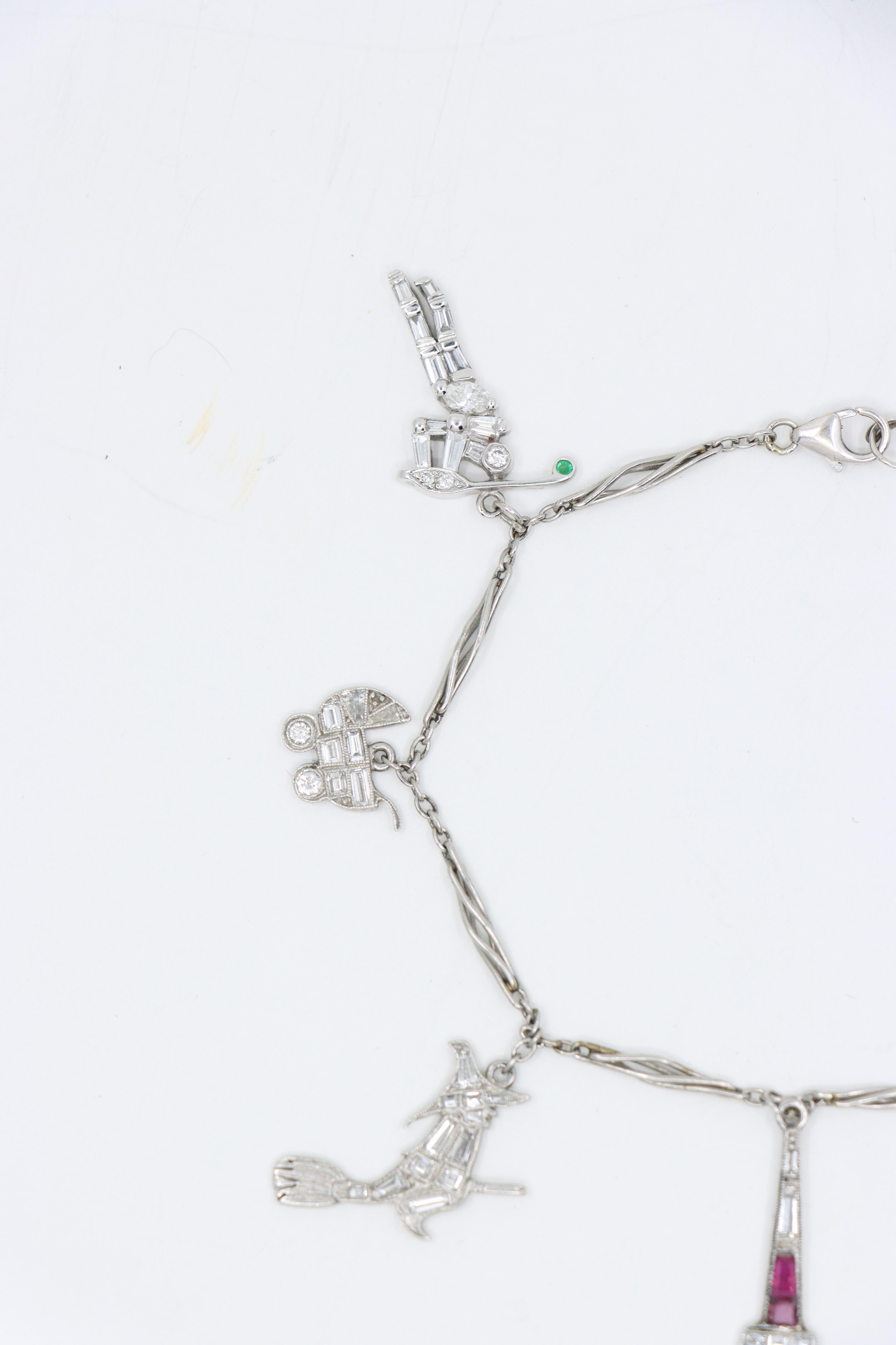 Art Deco Platin Rubin-Diamant-Charm-Armband im Zustand „Gut“ im Angebot in Flushing, NY