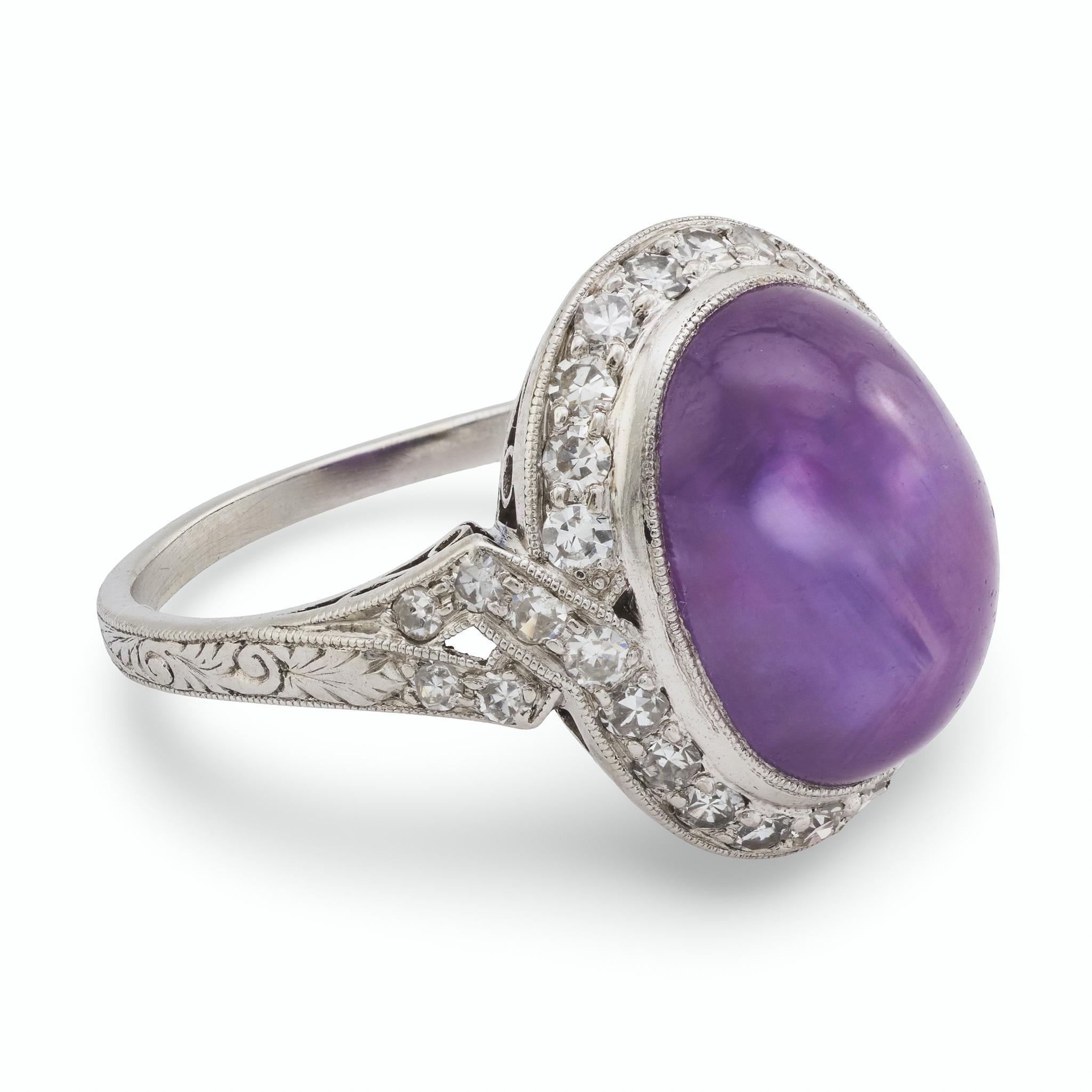 Art Déco Anello aureola in platino Art Deco con rubino e diamanti in vendita