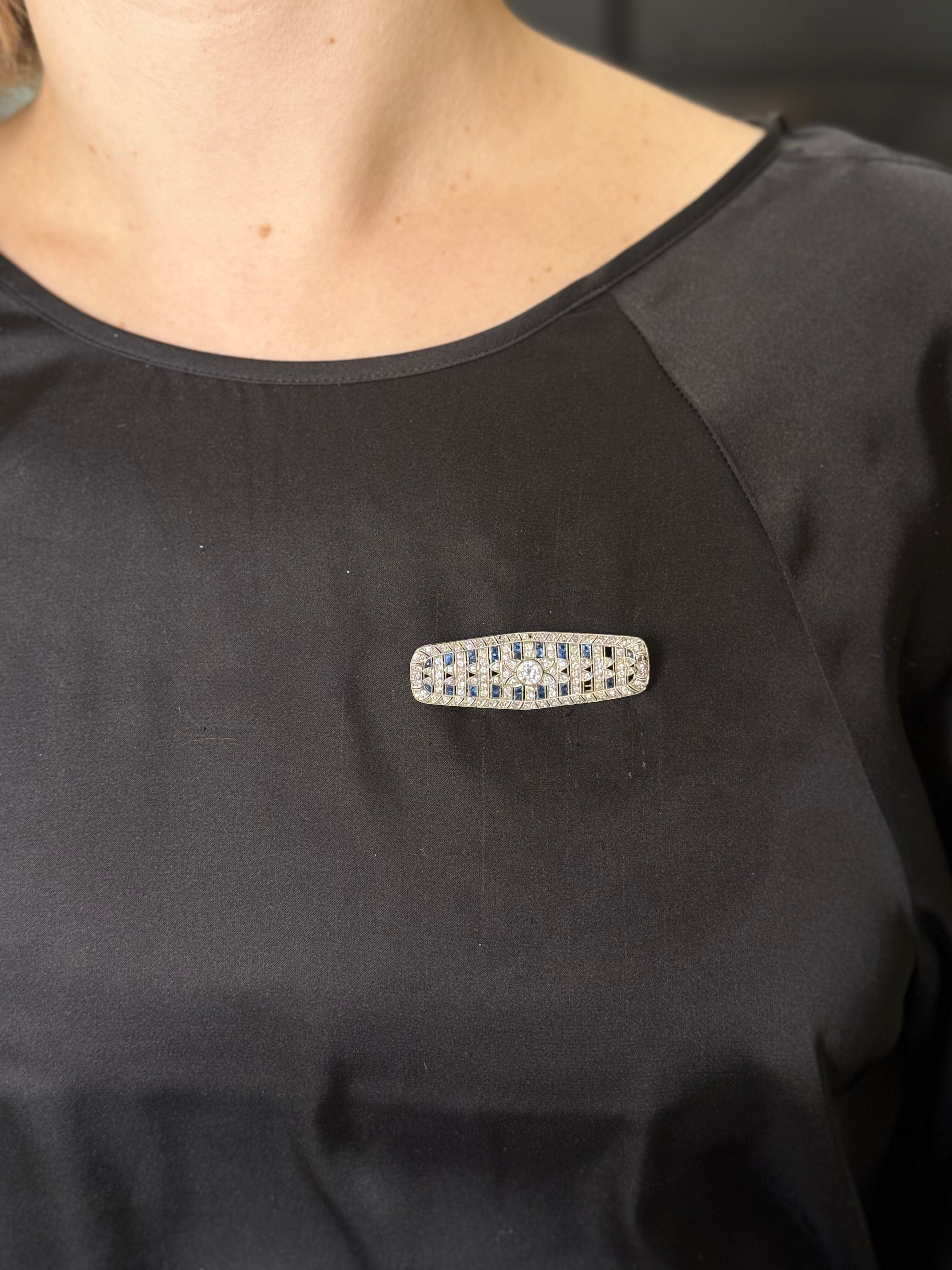 Art Deco Platinum Sapphire Diamond Brooch For Sale 2