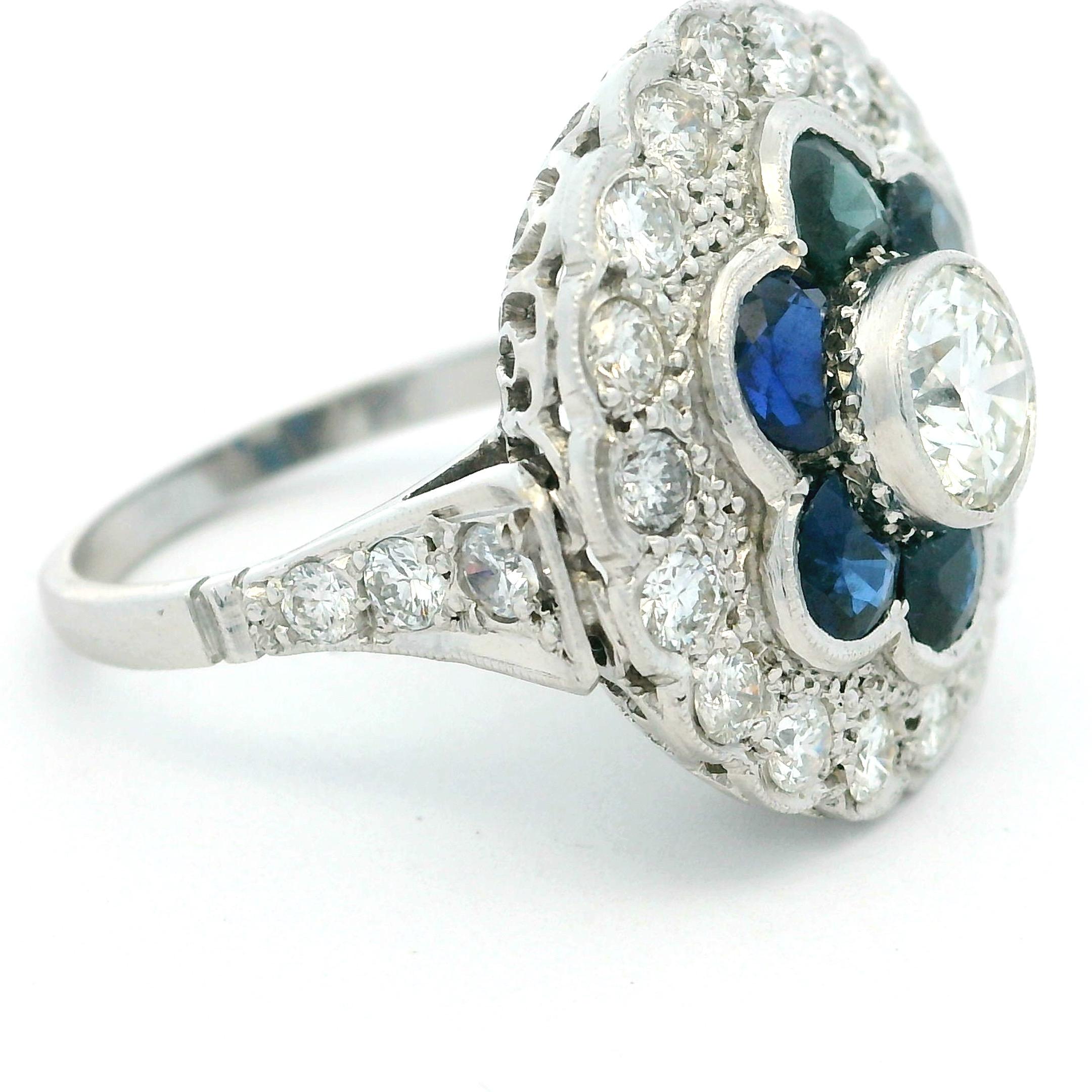 Art Deco Platin Saphir & Diamant Cluster Ring, um 1930 im Zustand „Hervorragend“ im Angebot in Miami, FL