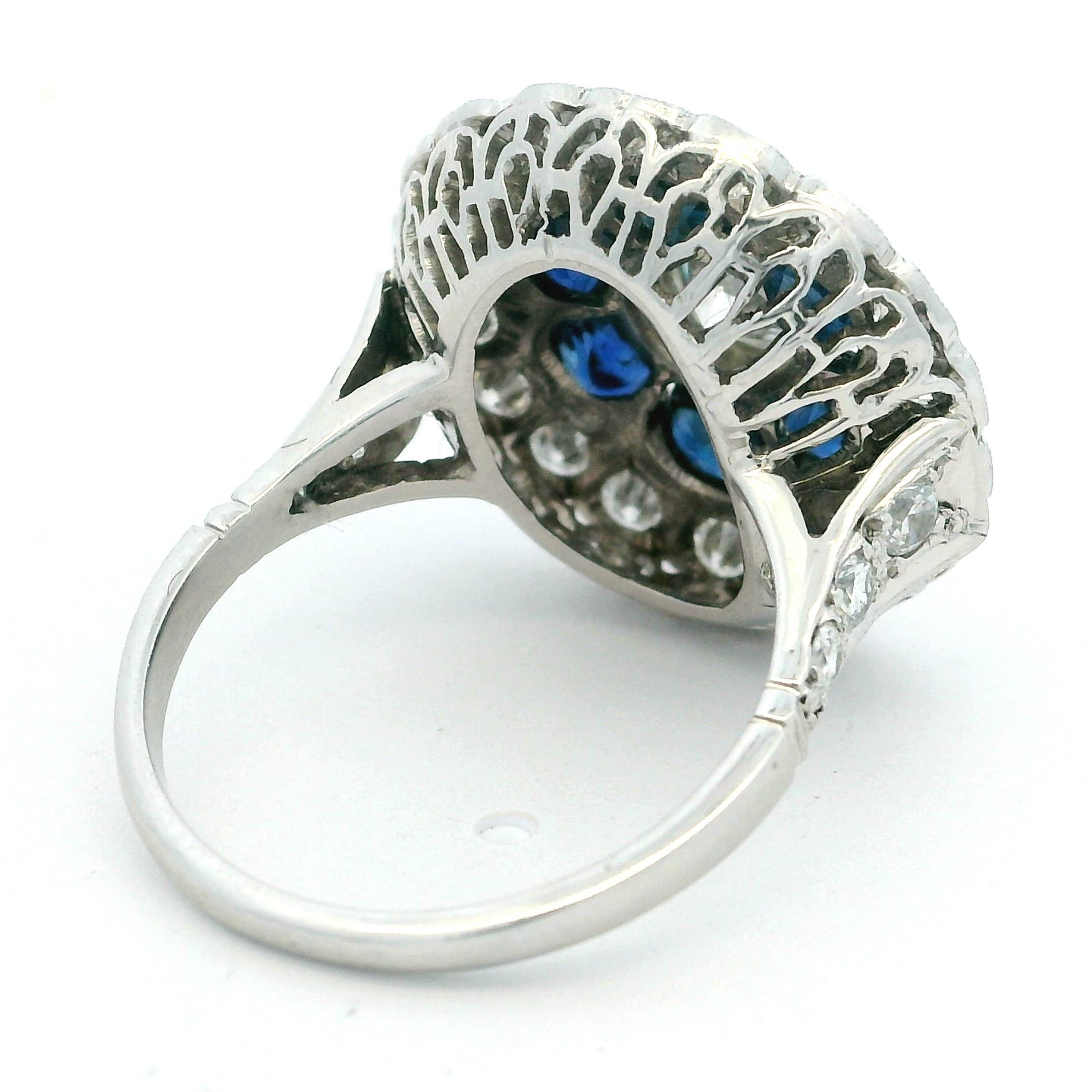 Art Deco Platin Saphir & Diamant Cluster Ring, um 1930 Damen im Angebot