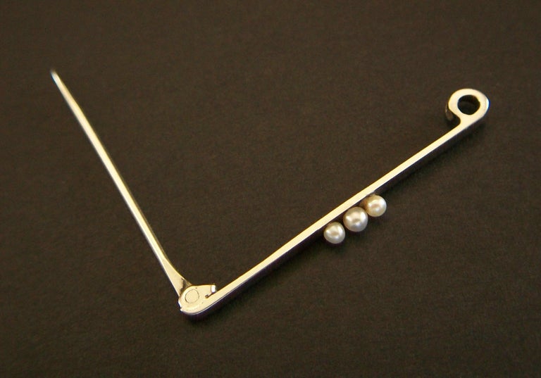 Art Deco Platinum & Seed Pearl Safety Pin Brooch - United States - Circa 1925 For Sale 5