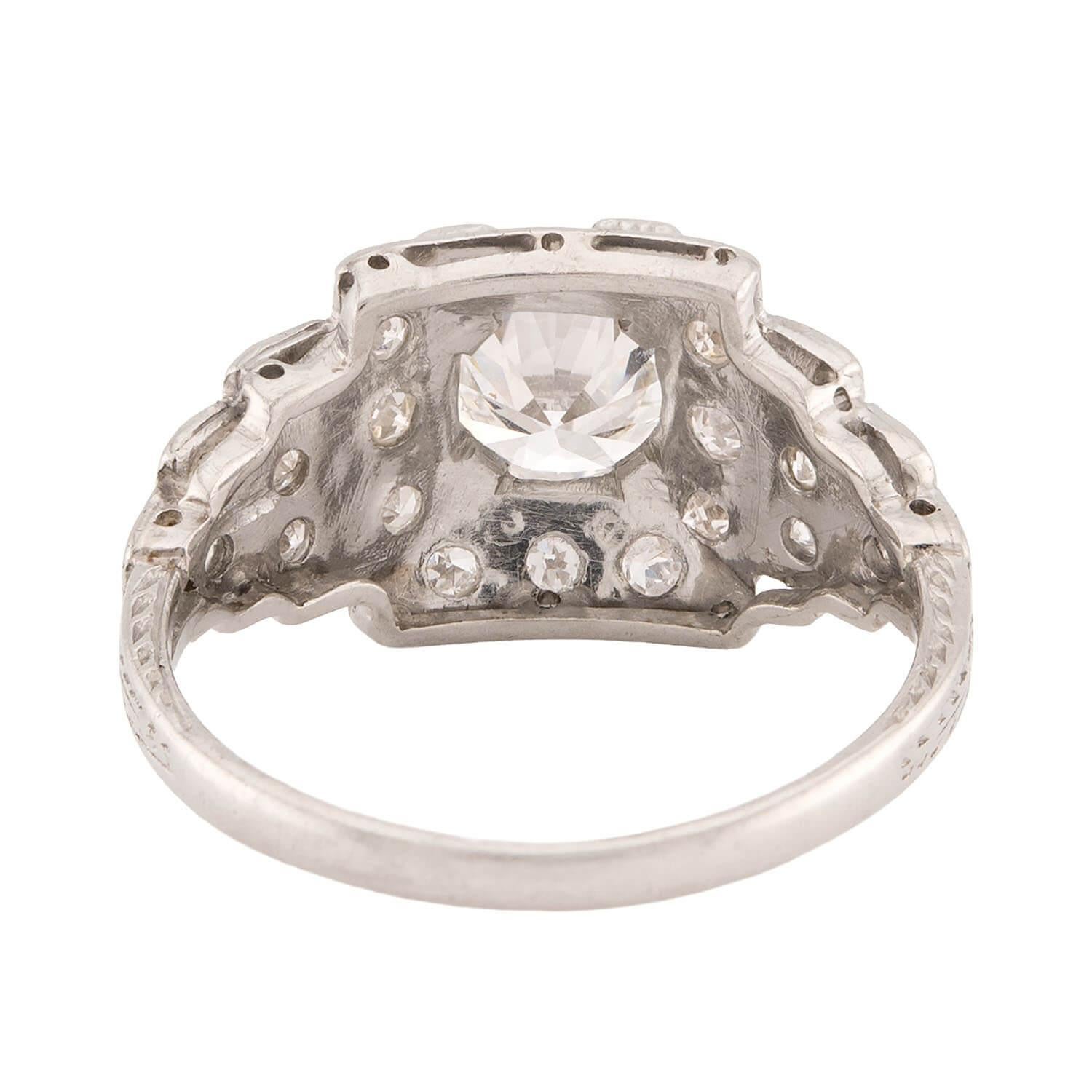 Anello di fidanzamento Art Deco in platino con diamante a gradini In condizioni buone in vendita a Narberth, PA
