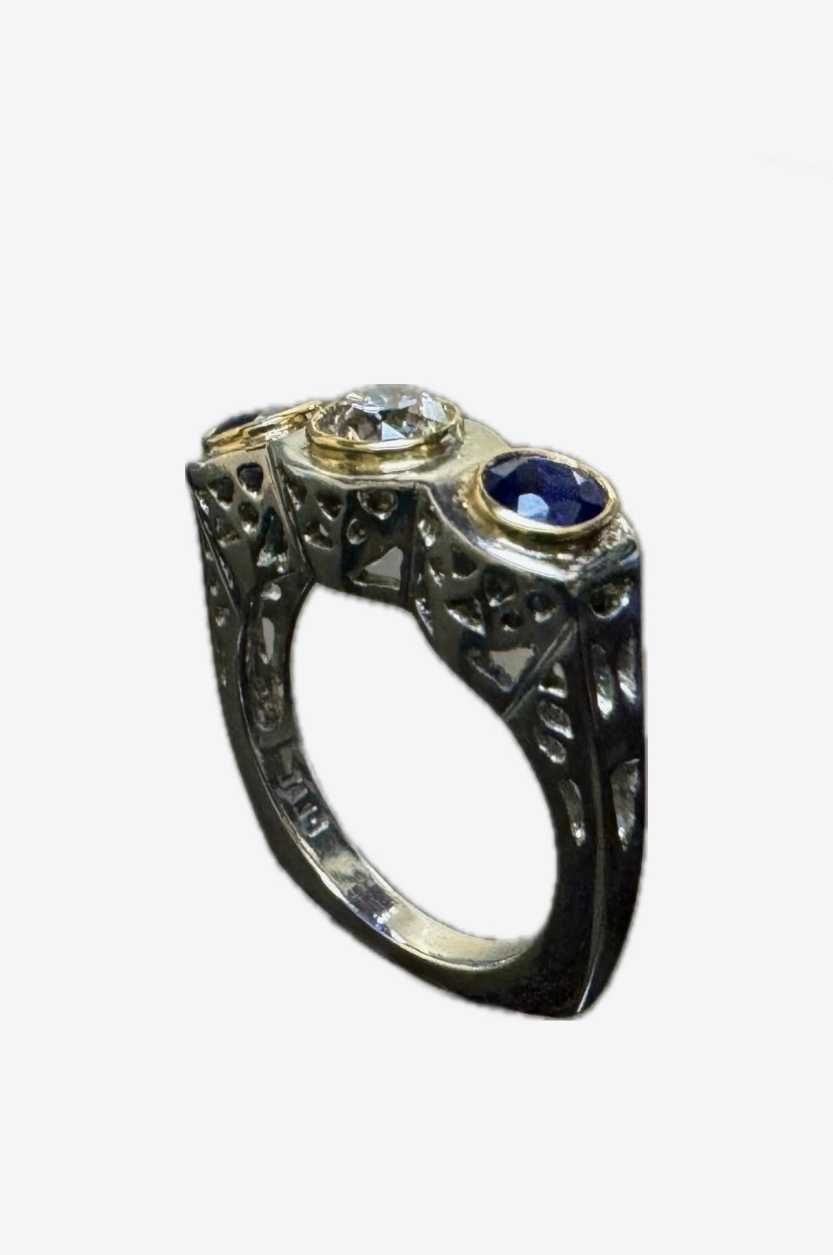 Art Deco Platinum Three Stone Blue Sapphire 1.33 Diamond Engagement Ring For Sale 5