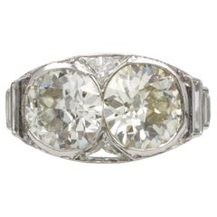 Art Deco Platin-Ring mit zwei Diamanten im Art déco-Stil, insgesamt 5,27 Karat, GIA-zertifiziert