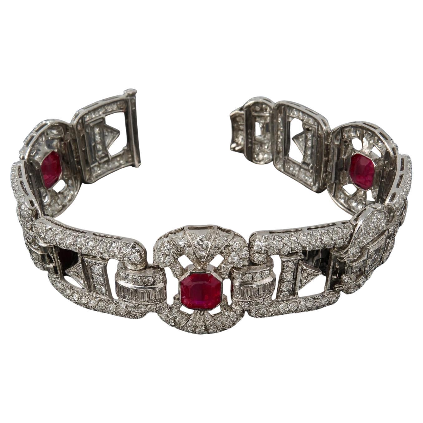 Pulsera ancha Art Déco de platino con diamantes y rubíes talla antigua de 21 quilates Corte redondo en venta