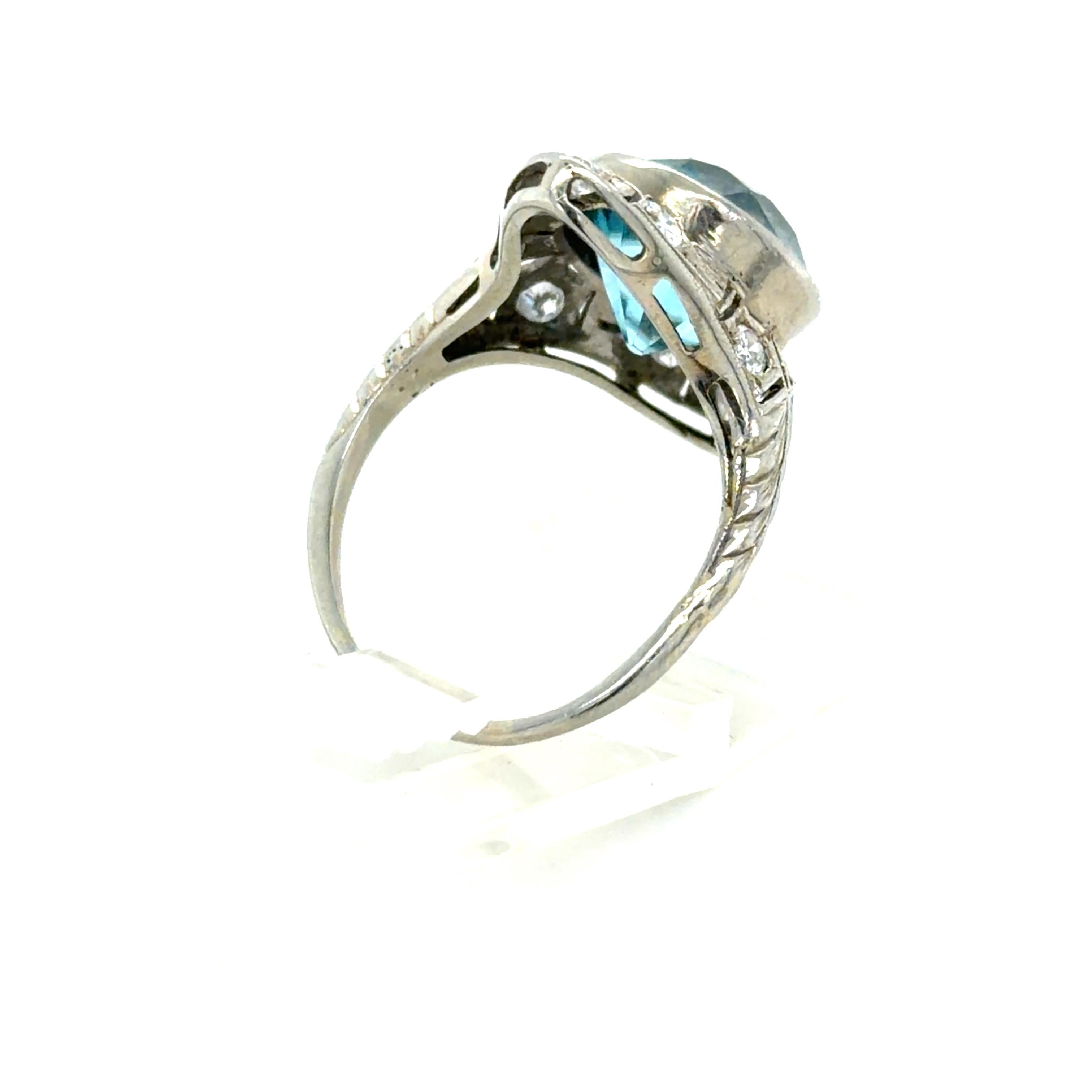 Anillo Art Decó, Platino, Circonitas y Diamantes en Excelente estado para la venta en Chicago, IL