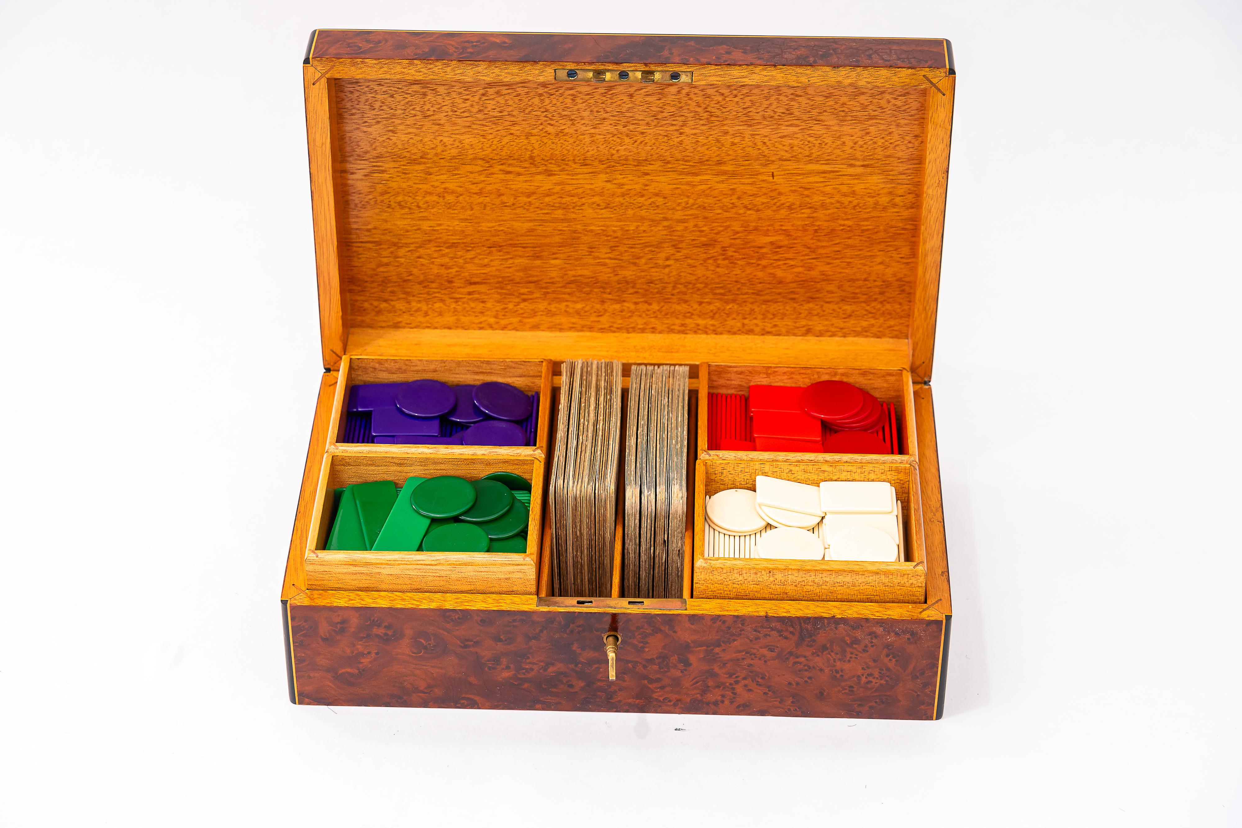 Début du 20ème siècle Boîte de jeu Art Déco en bois d'érable viennois des années 1920 en vente
