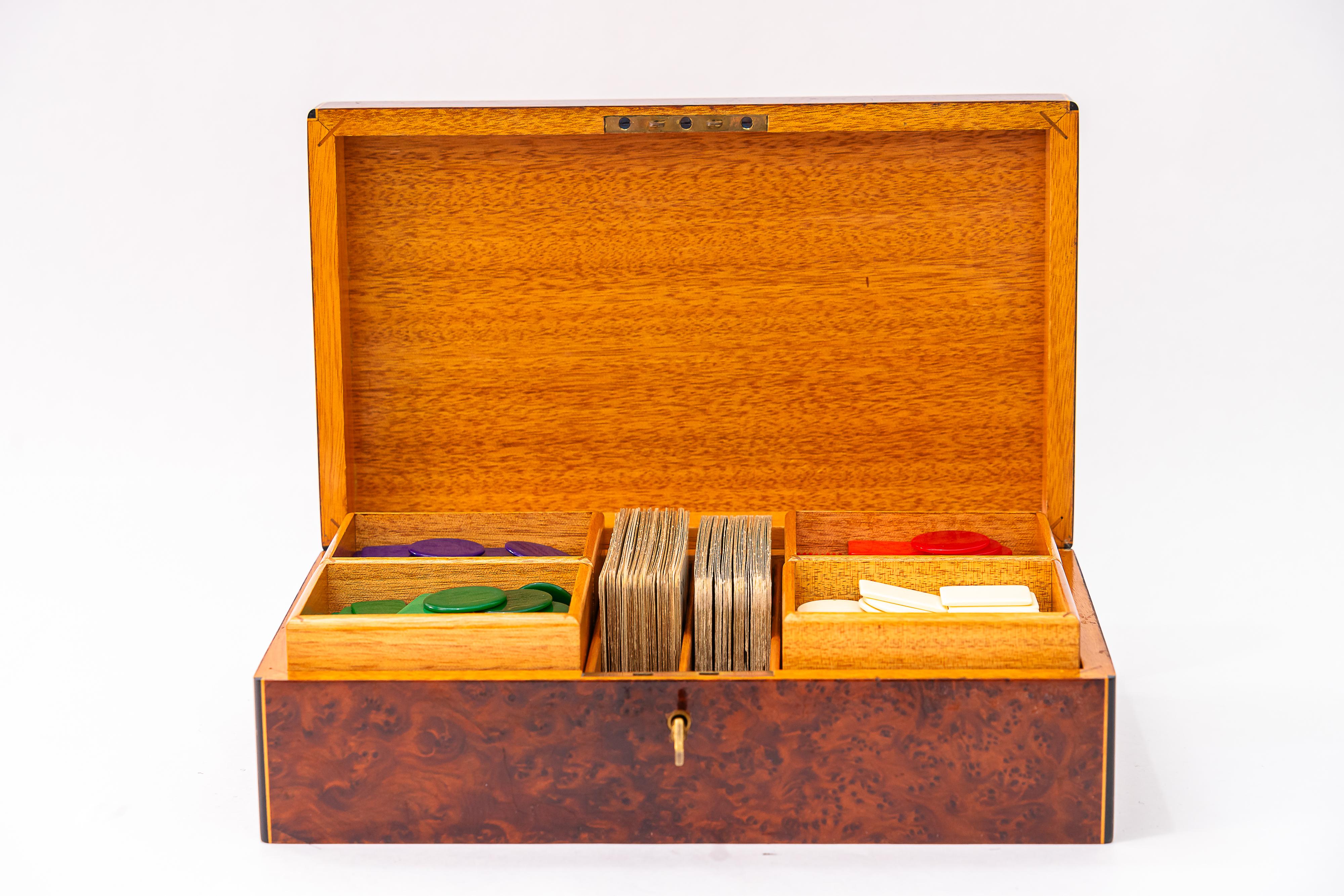 Bois Boîte de jeu Art Déco en bois d'érable viennois des années 1920 en vente