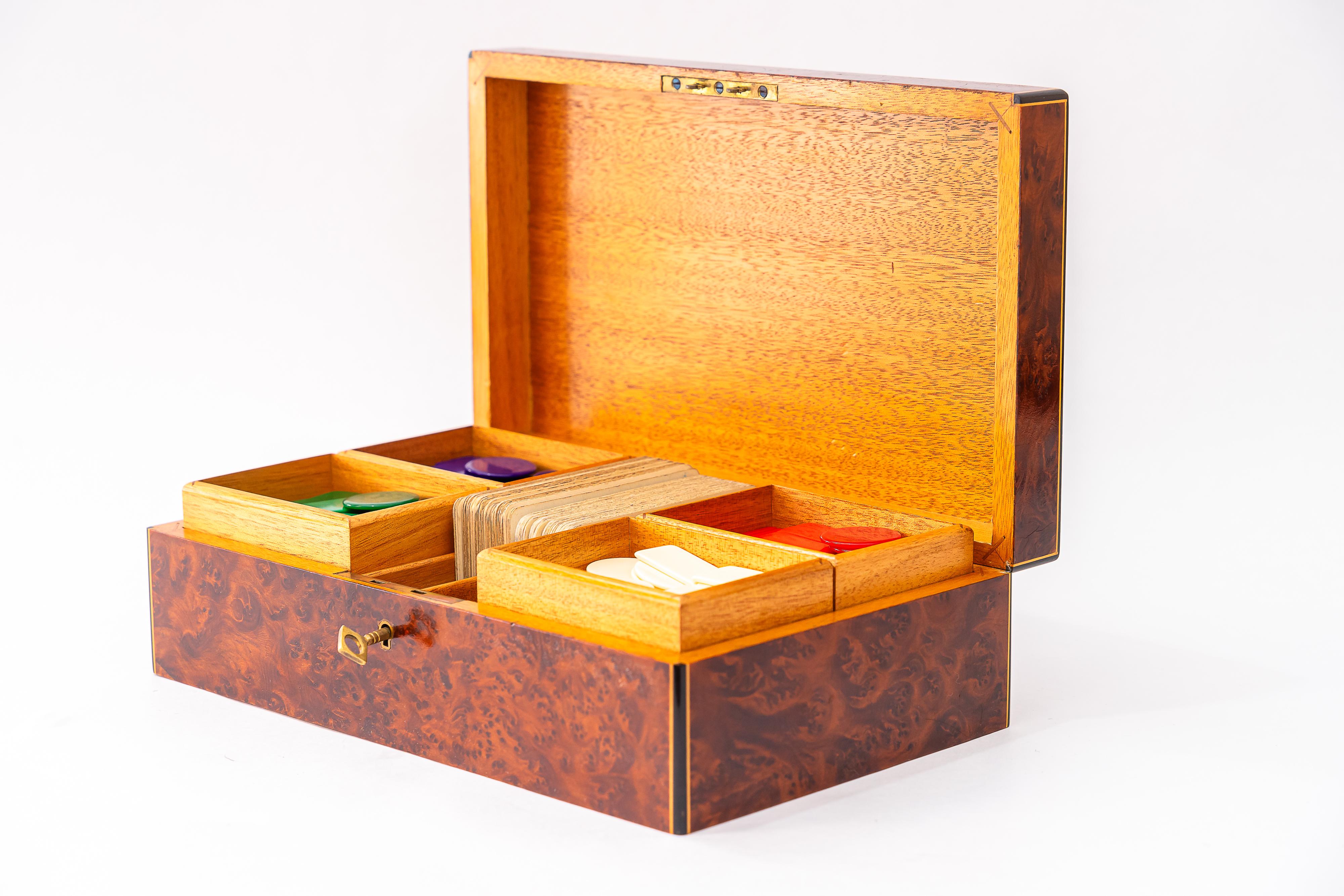 Boîte de jeu Art Déco en bois d'érable viennois des années 1920 en vente 2