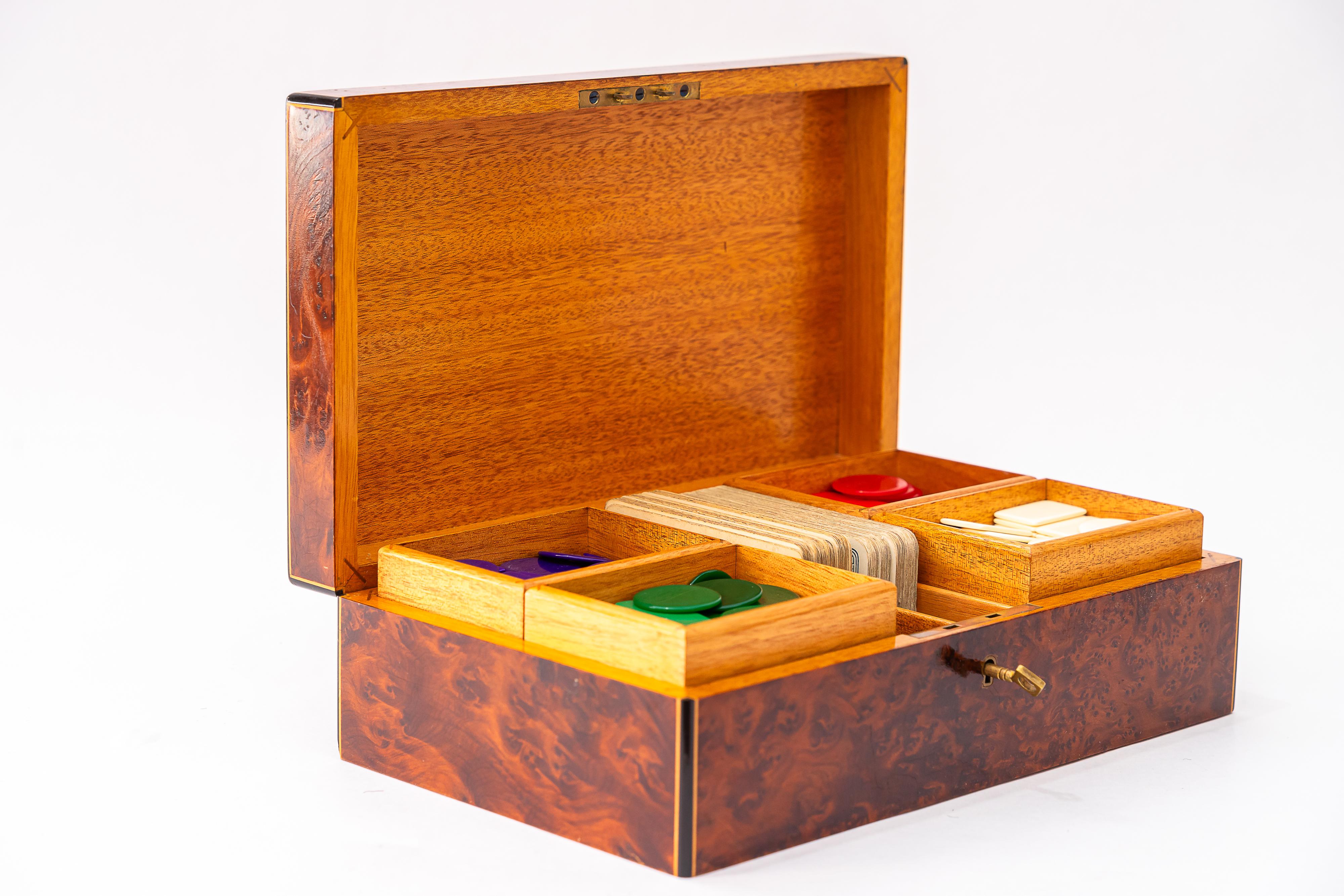 Boîte de jeu Art Déco en bois d'érable viennois des années 1920 en vente 3