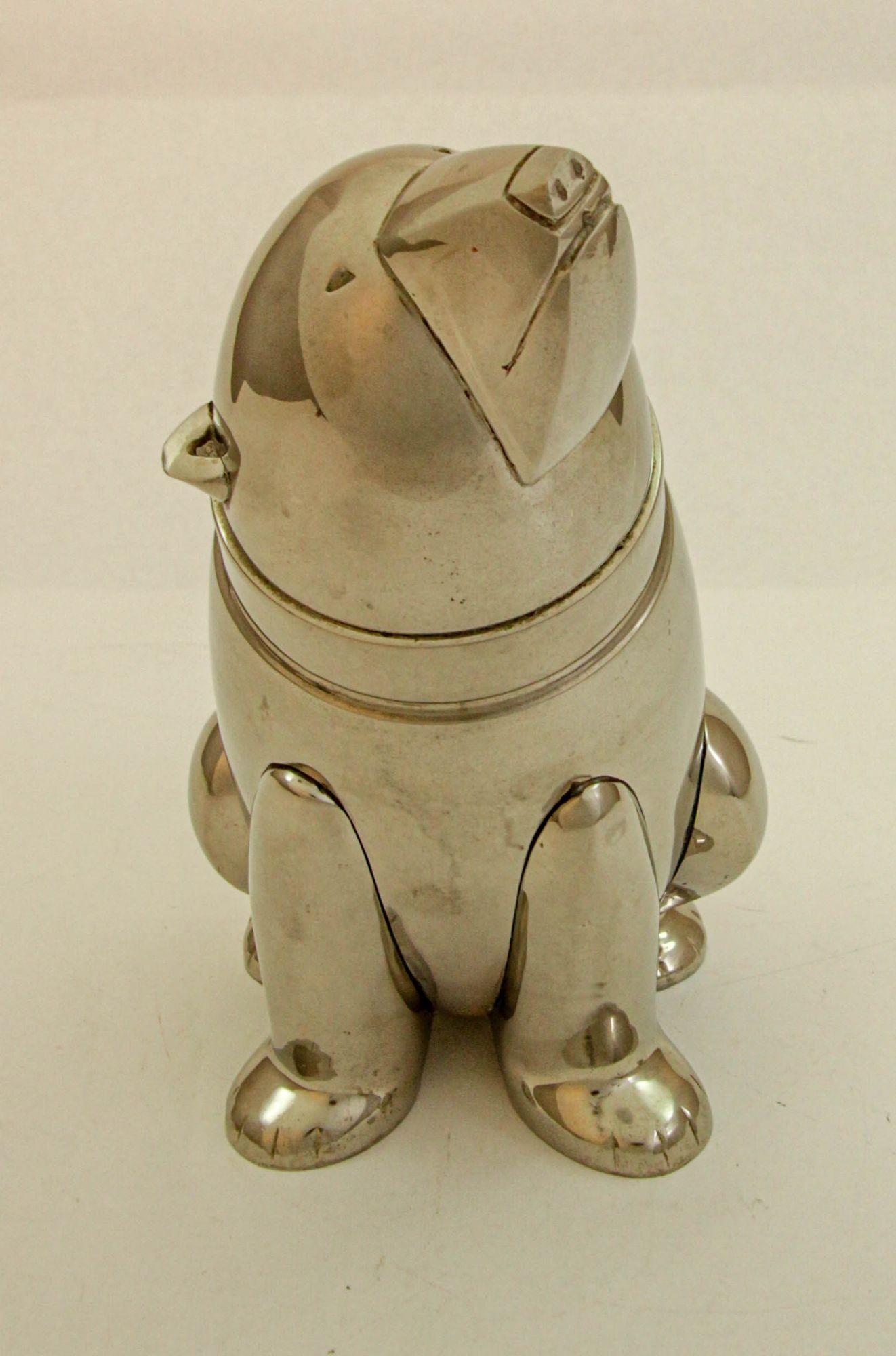 Shaker à cocktail figuratif Art Déco ours polaire chromé des années 1980 en vente 2