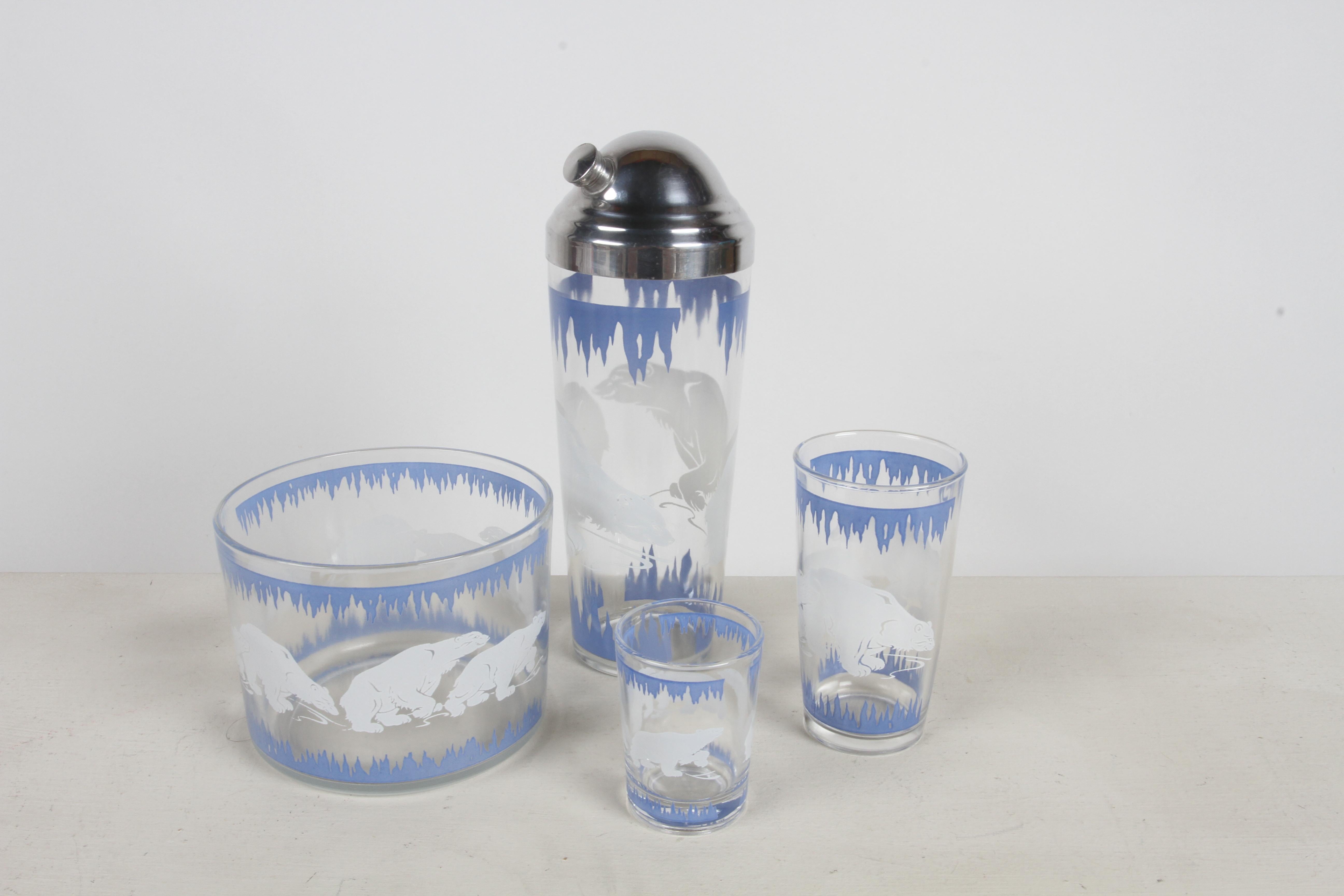 Juego de cócteles Art Decó Oso Polar - Hazel-Atlas - Juego completo de 18 cocteleras Caja en Bueno estado para la venta en St. Louis, MO