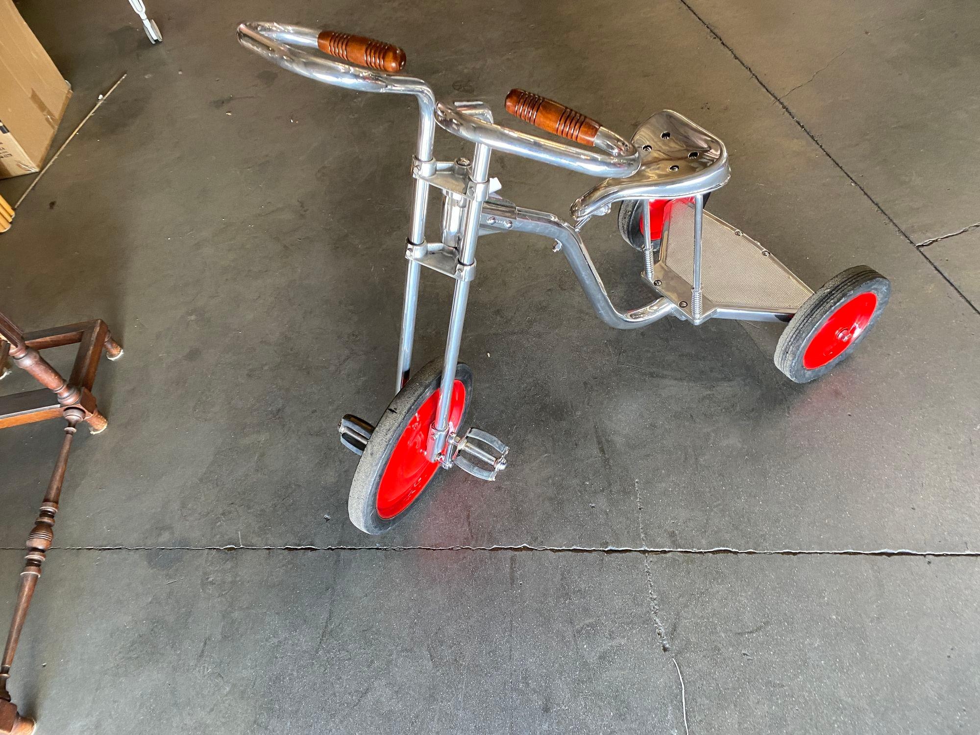 Art Deco Polished Chrome Adult Size Tricycle Trike style of Bowden, 1940 In Excellent Condition For Sale In Van Nuys, CA