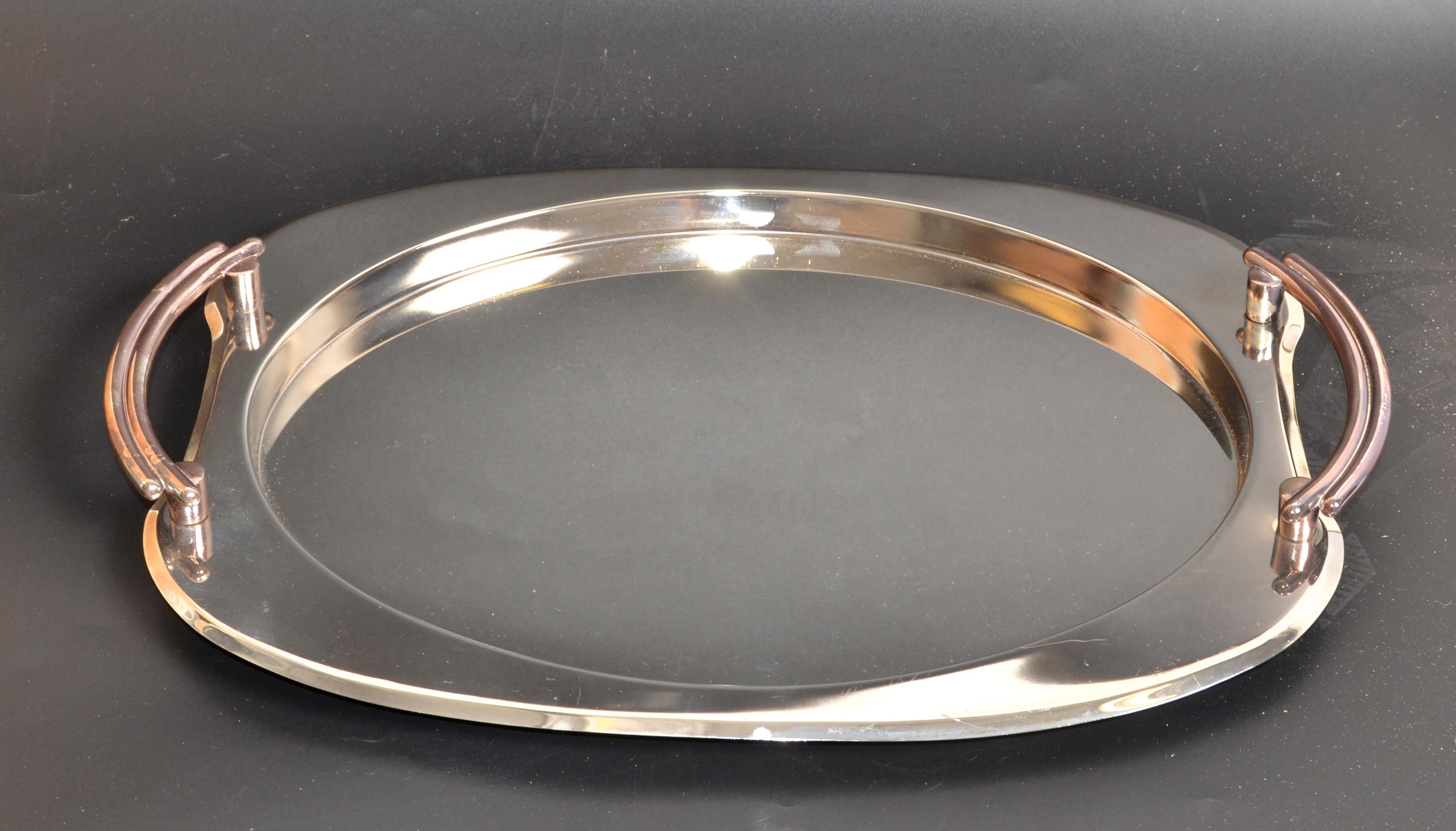 Art Decó Acero pulido y plata Plato para servir Bar Bandeja para servir 1950 Silver en venta