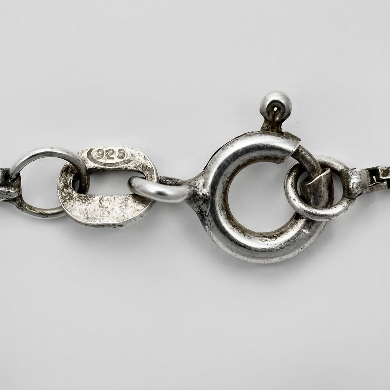 Collier à pendentif en forme de boîte Art Déco Pools of Light Orb en argent sterling  Bon état - En vente à London, GB